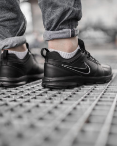 Кросівки Nike T-LITE XI 616544-007