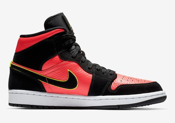 Кросівки W Jordan 1 Mid Hot Punch BQ6472-006