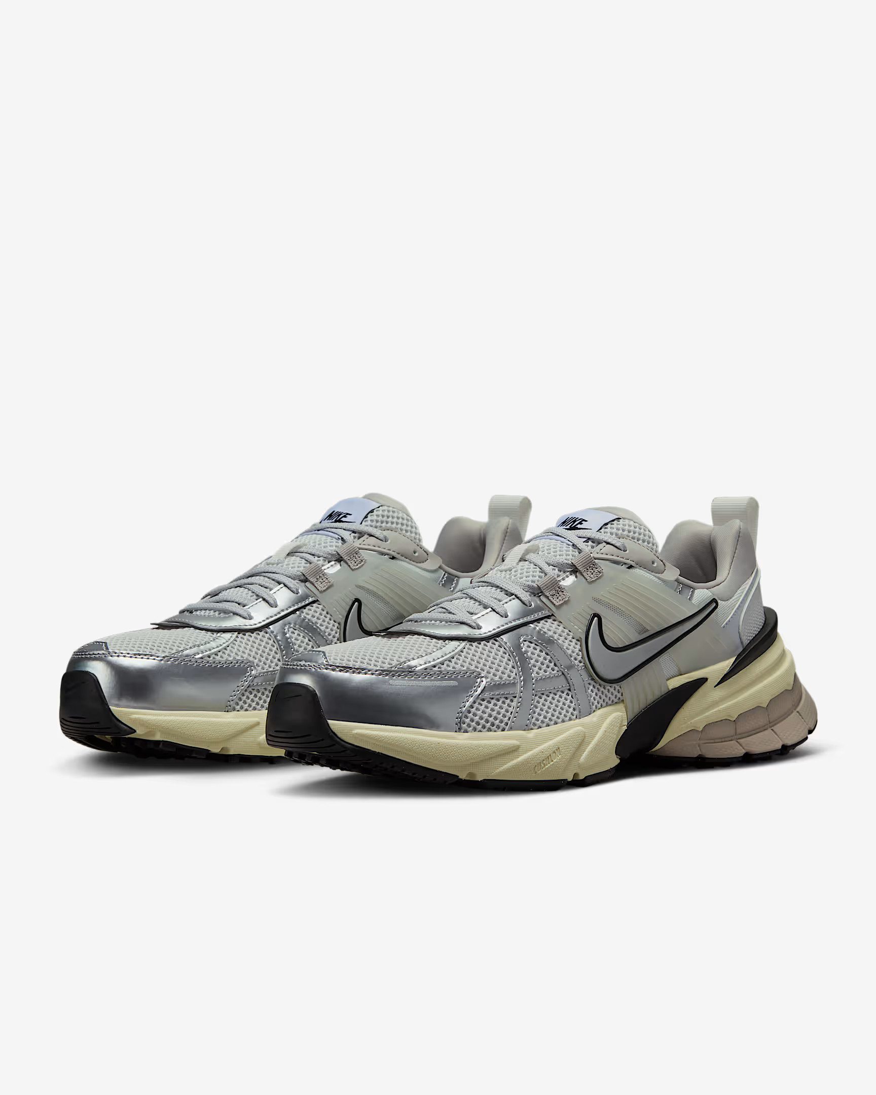 Кросівки чоловічі Nike V2K Run Metallic/Beige HJ4497-100 45 HJ4497-100