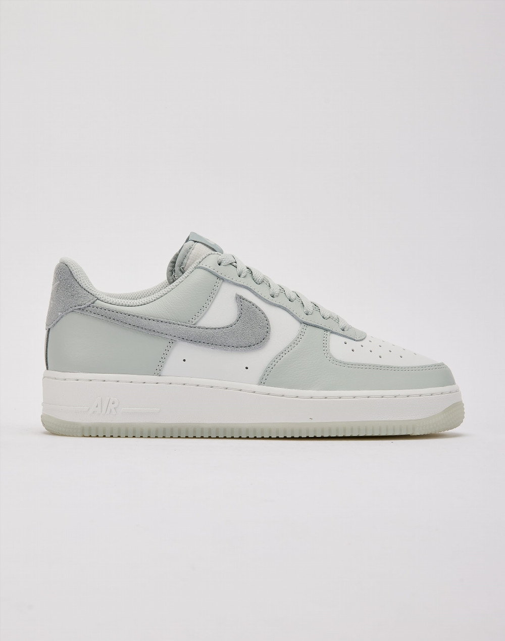 Кросівки чоловічі Nike AIr Force 1 Low 07 Lv  FJ4170-003 40.5 FJ4170-003