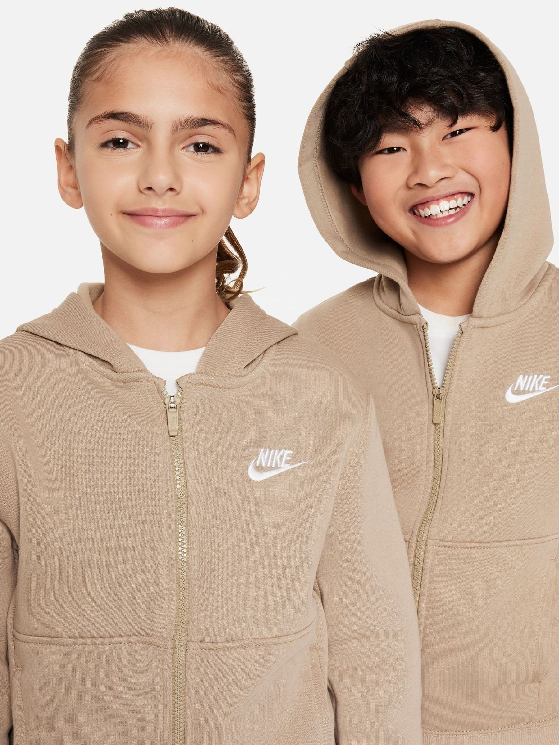 Костюм спортивний дитячий Nike Sportswear Club Fleece Tracksuit Beige FD3114-247