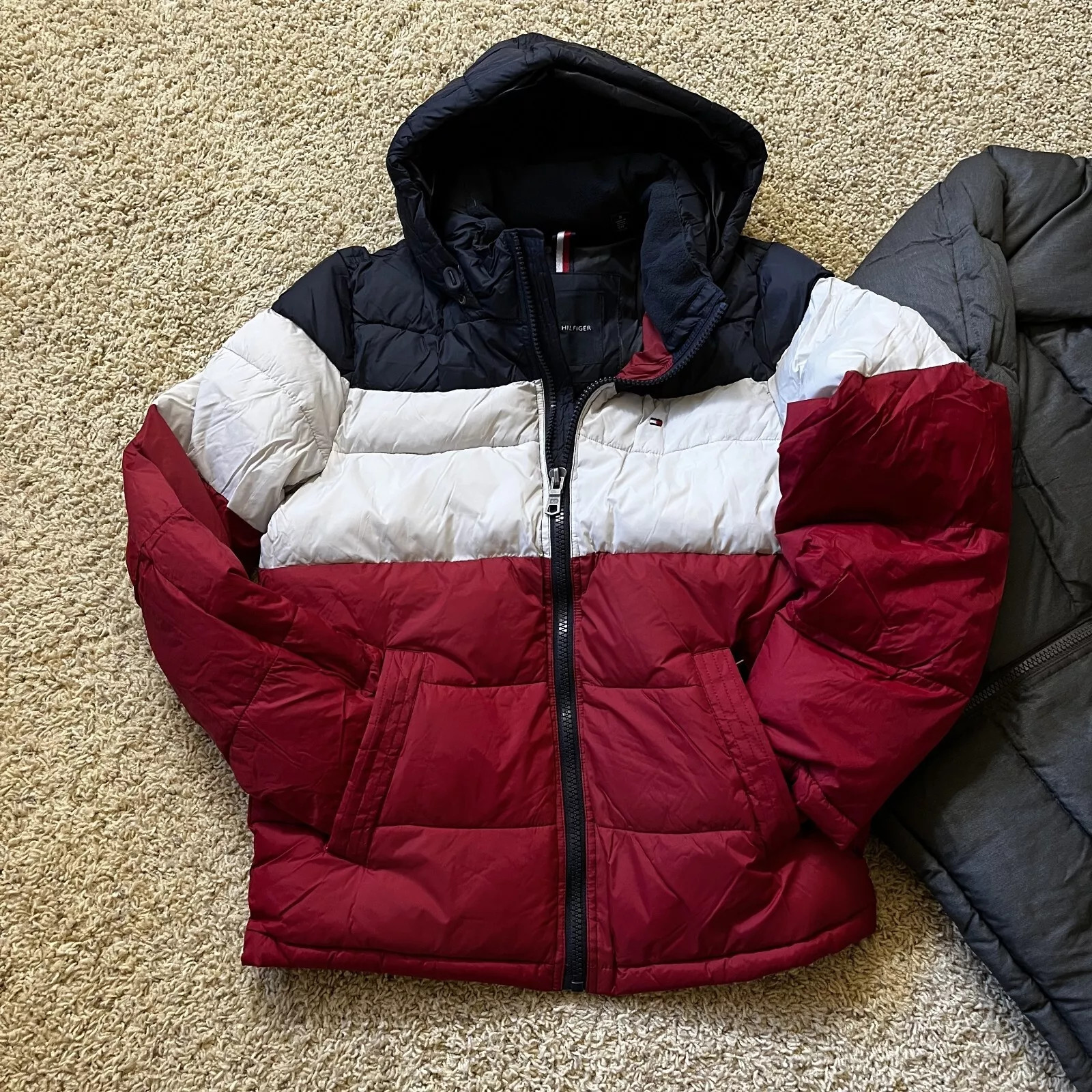 Куртка Tommy Hilfiger Mens Hooded Puffer Jacket 156AN122 ogb