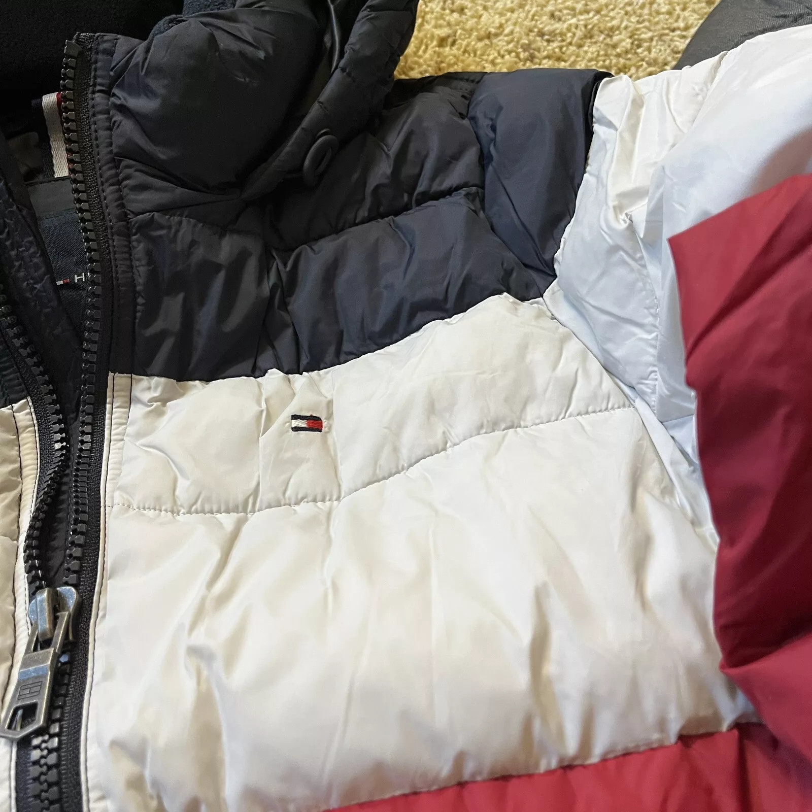 Куртка Tommy Hilfiger Mens Hooded Puffer Jacket 156AN122 ogb