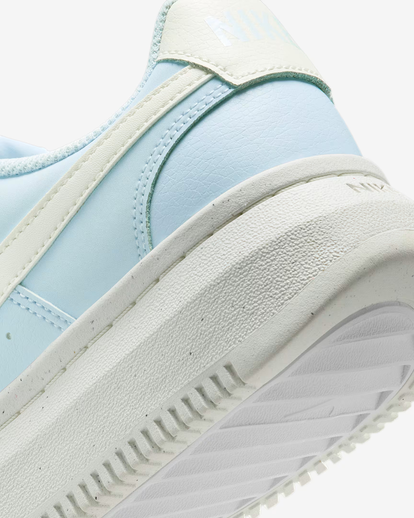 Кросівки W NIKE COURT VISION ALTA DZ5394-400