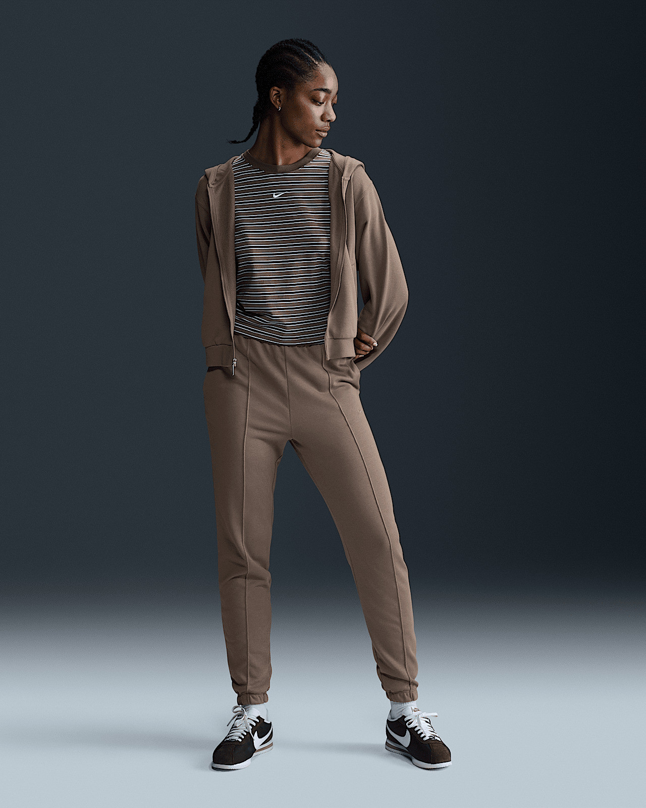 Штани жіночі Nike Nsw Chll Ft Hr Swtpnt Brown FN2434-233