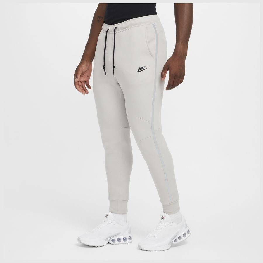 Штани Nike Tech HQ3747-014