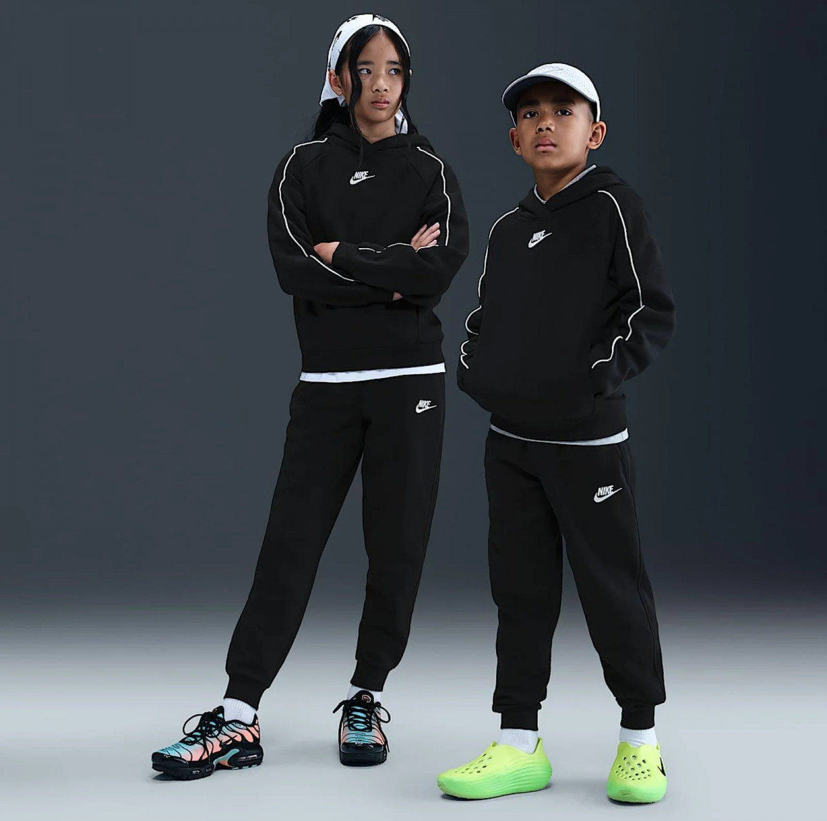 Костюм спортивний підлітковий K NSW CLUB FLC HDY TRACKSUIT HQ9318-010 Nike L Чорний HQ9318-010