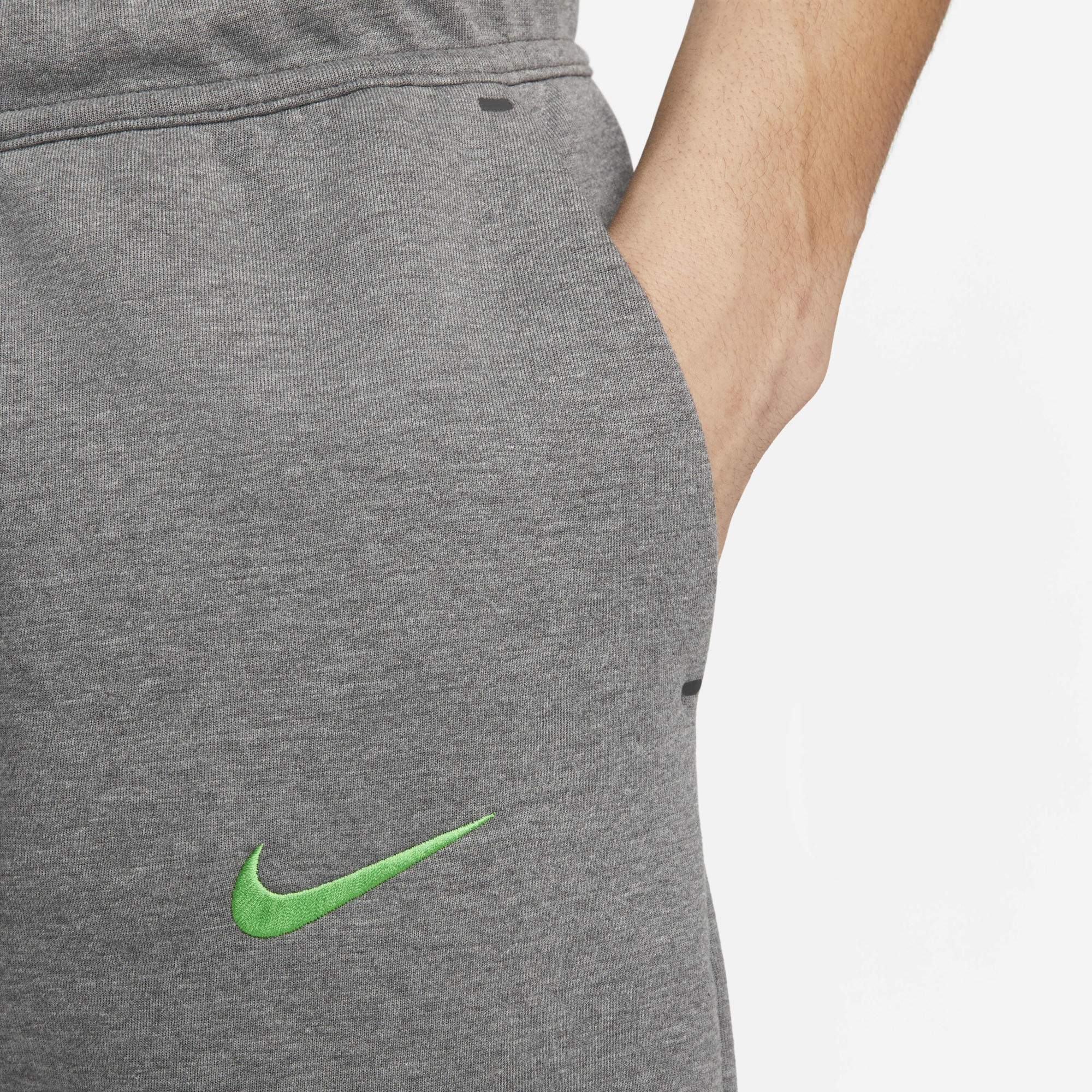 Штани чоловічі Nike Liverpool F.C. Tech Fleece Grey DV4834-071