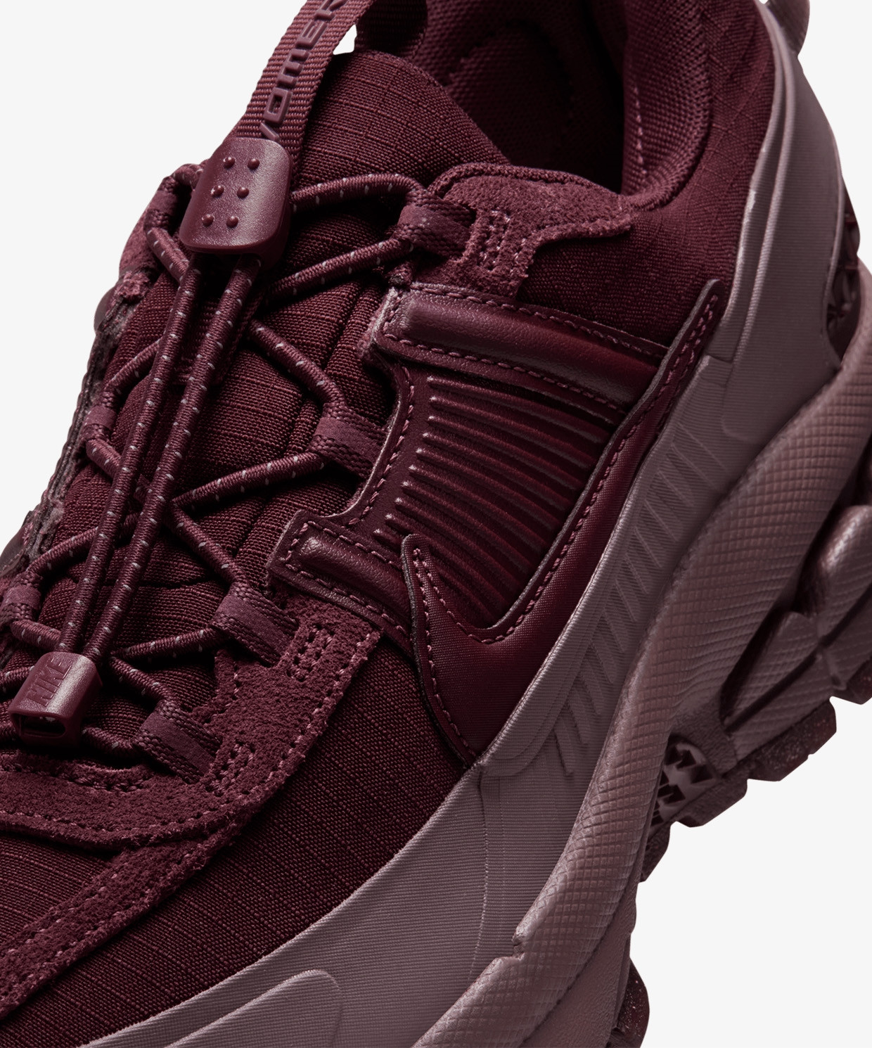 Кросівки Nike W ZOOM VOMERO ROAM HQ2181-500