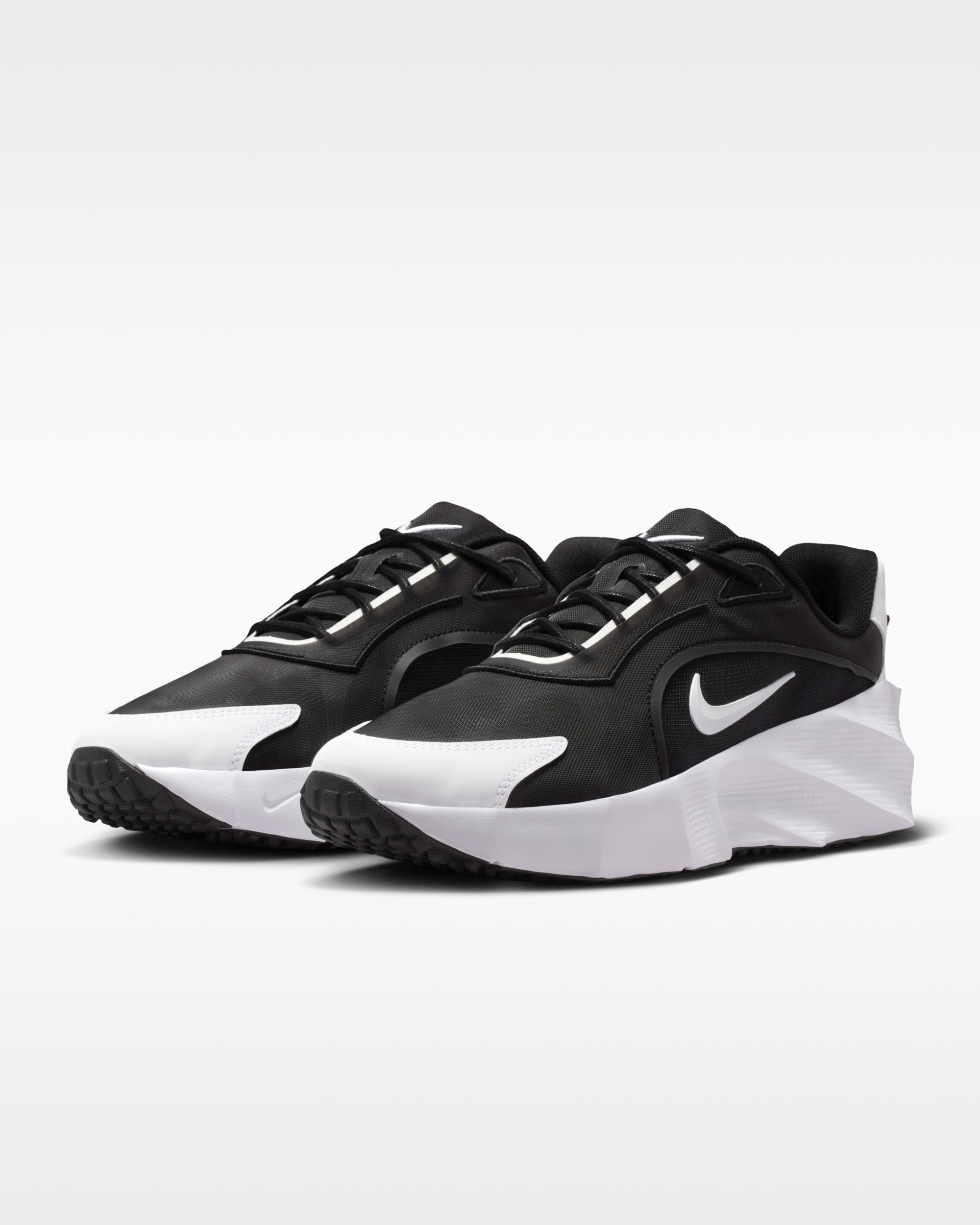 Кросівки Nike WMNS AURA EDGE HQ7025-002