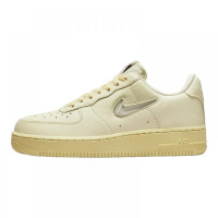 Кросівки Nike Air Force 1 07 Lx DO9456-100