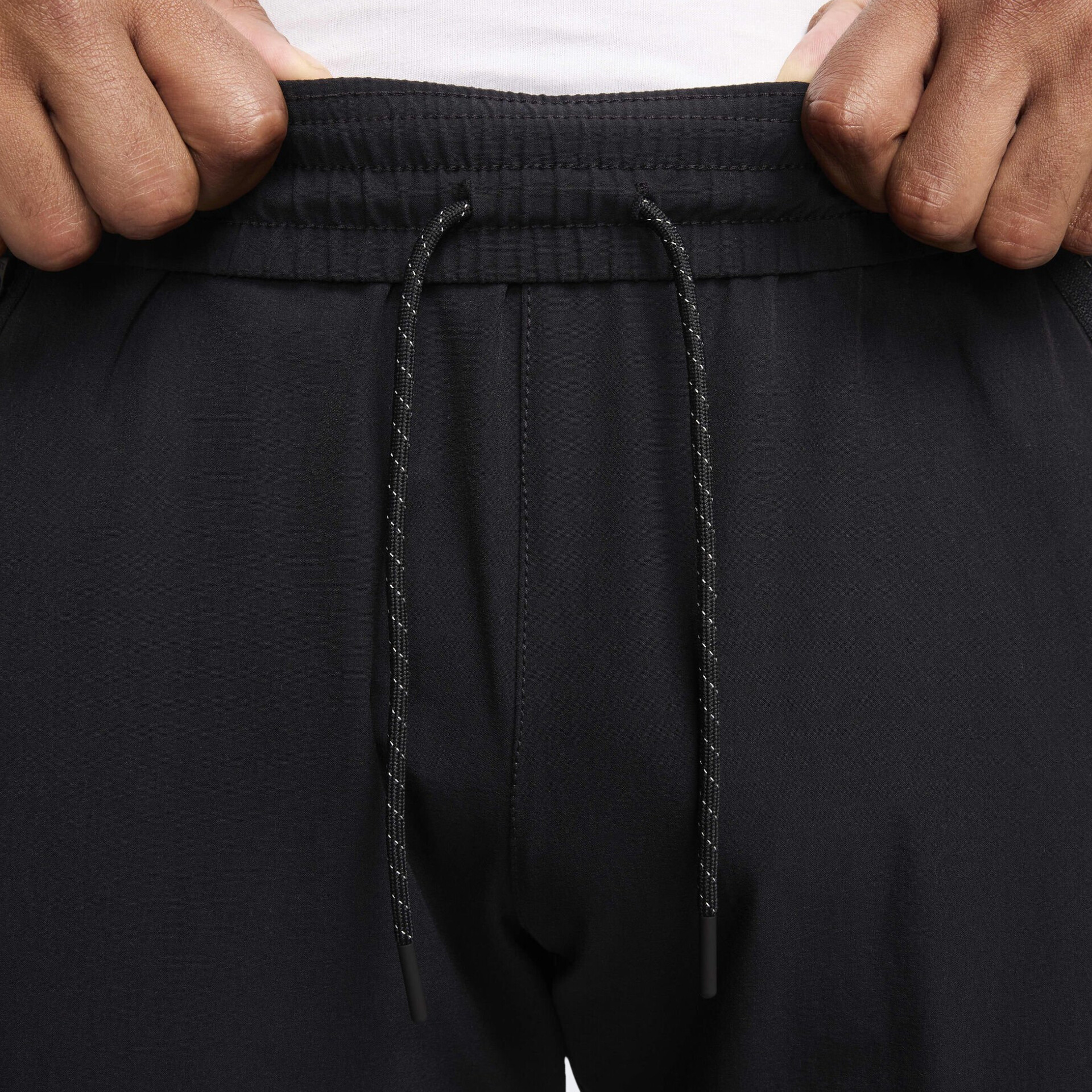 Штани Nike Air Max Woven Pants Black HF6601-010