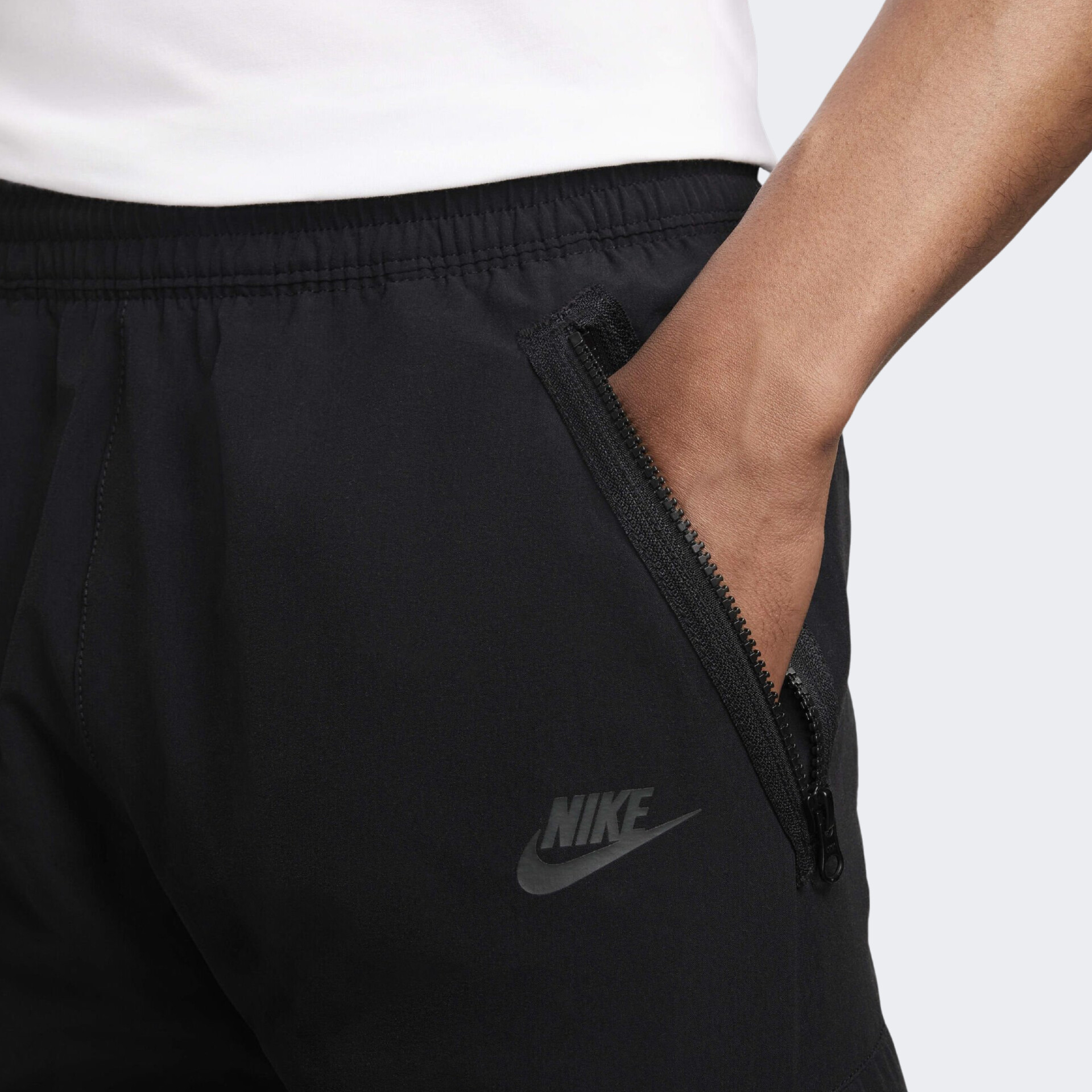 Штани Nike Air Max Woven Pants Black HF6601-010