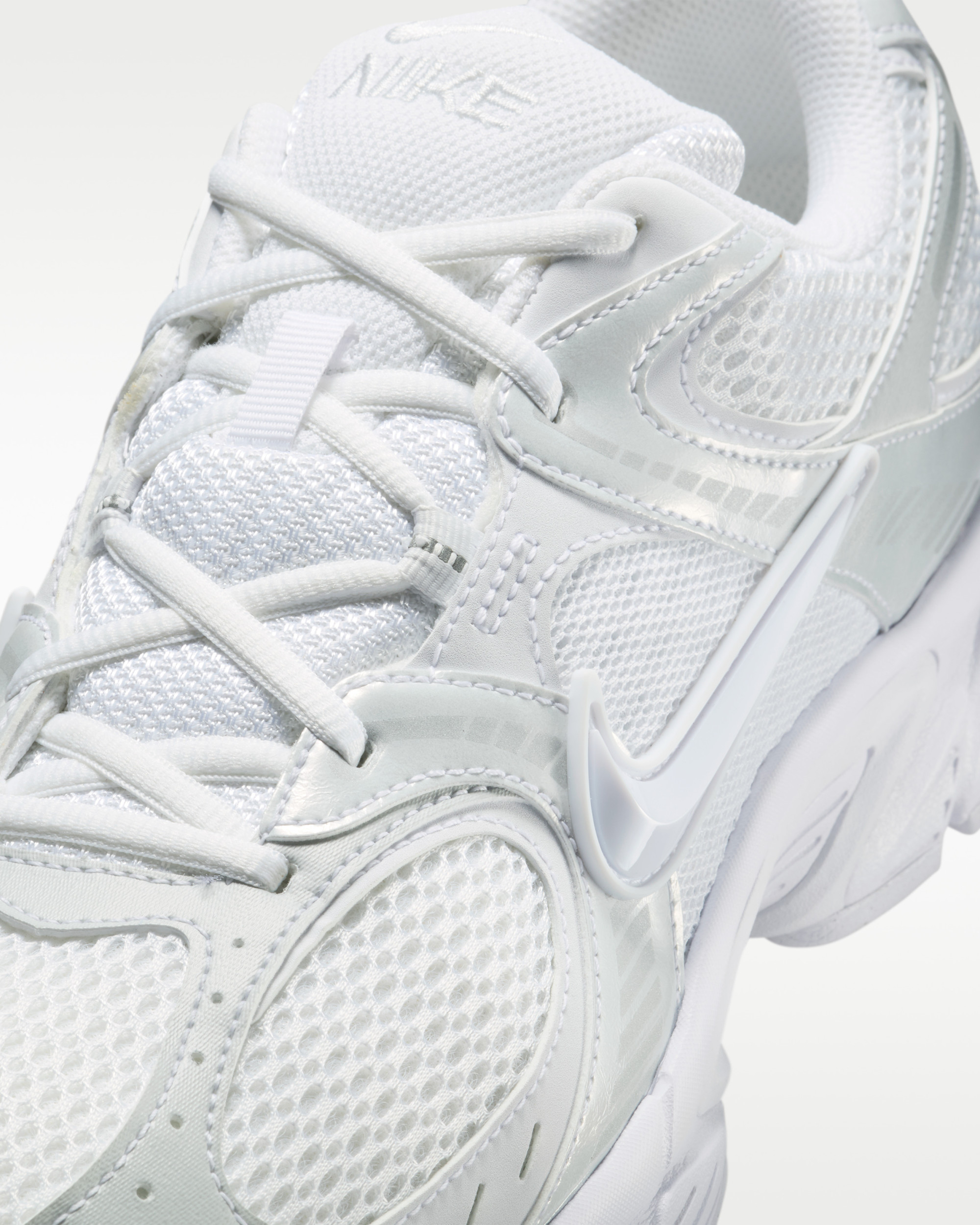 Кросівки Nike V5 RNR HJ5228-101