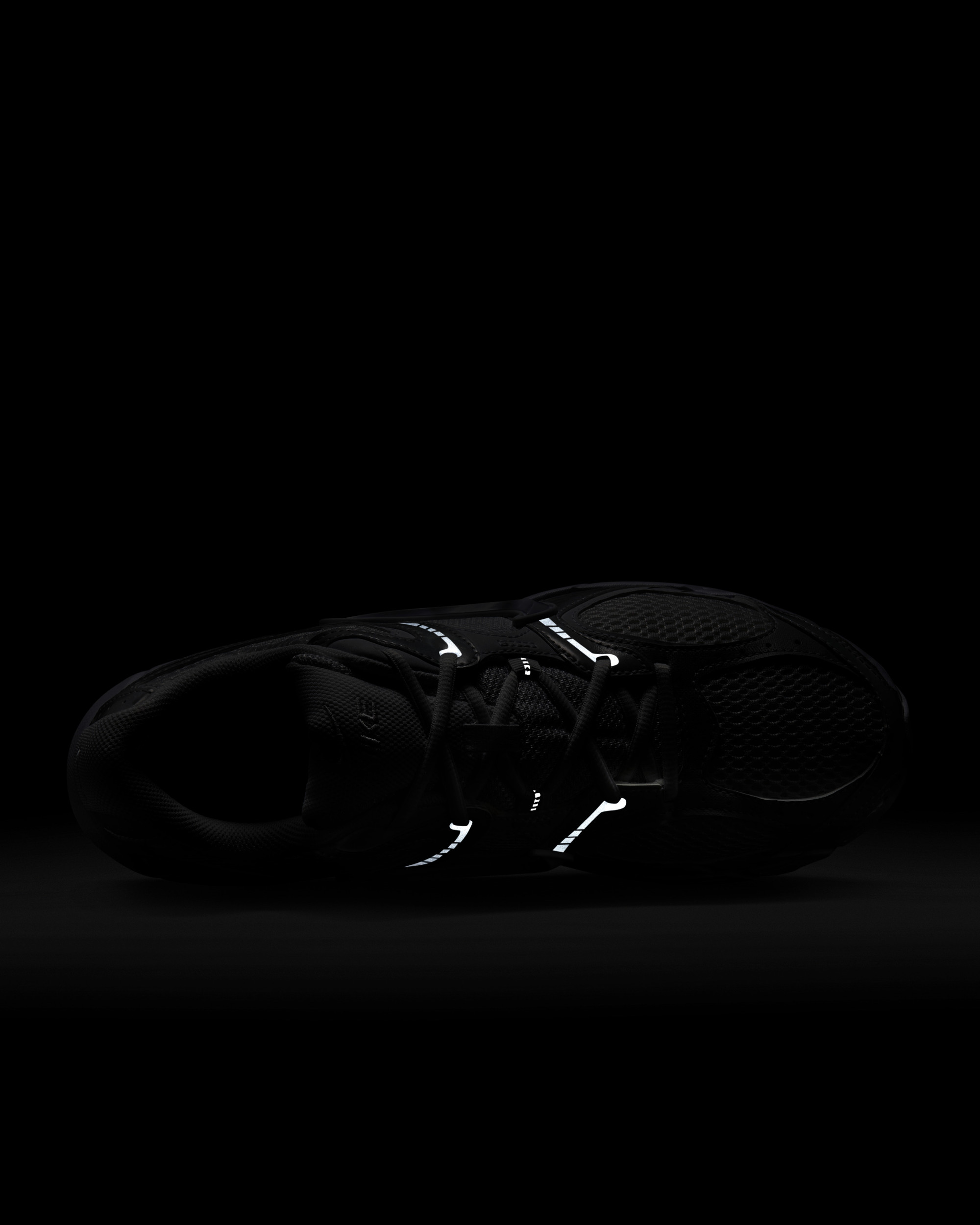 Кросівки Nike V5 RNR HJ5228-101