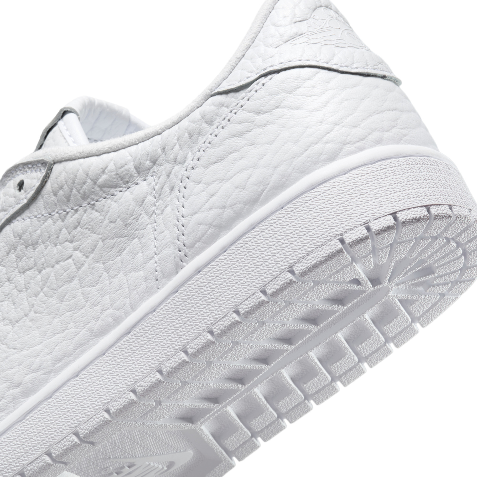 Кросівки Jordan AIR 1 RETRO LOW NS 872782-100