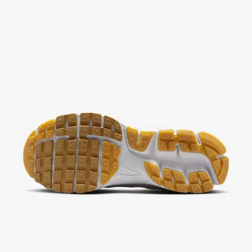 Кросівки Nike W ZOOM VOMERO 5 FJ2028-104