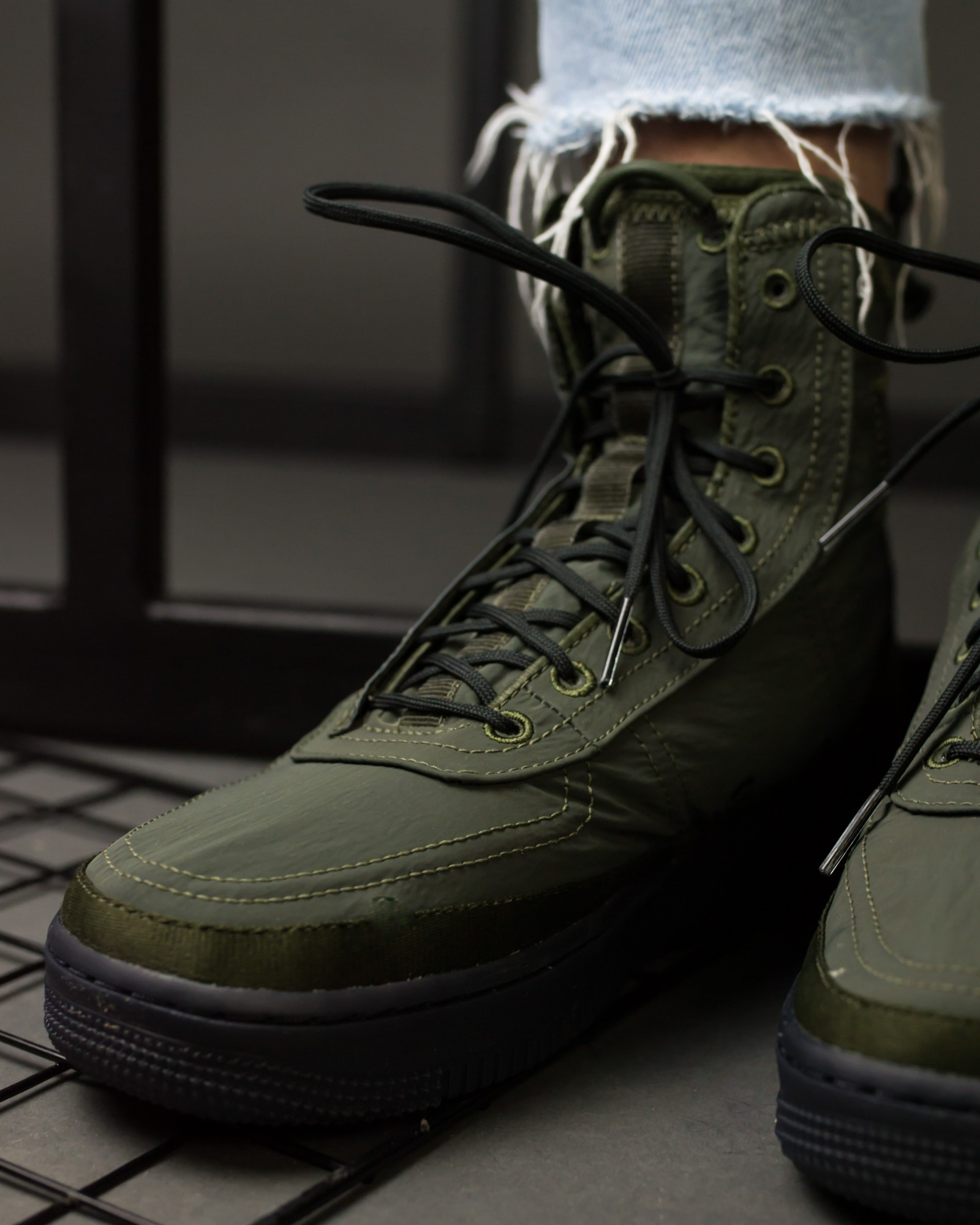 Кросівки Nike  Air Force 1 Shell BQ6096-301