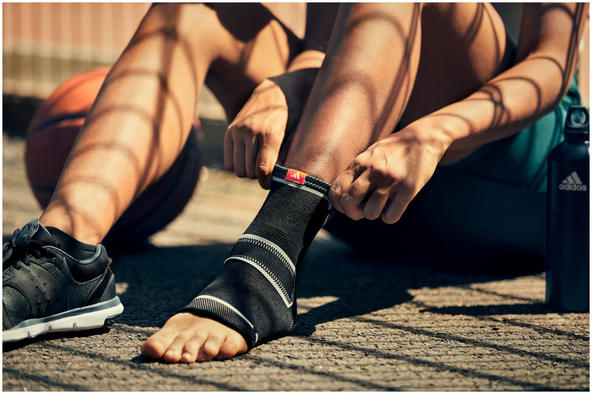 Фіксатор щиколотки Adidas Ankle Support чорний Уні S ADSU-12511BK-NL