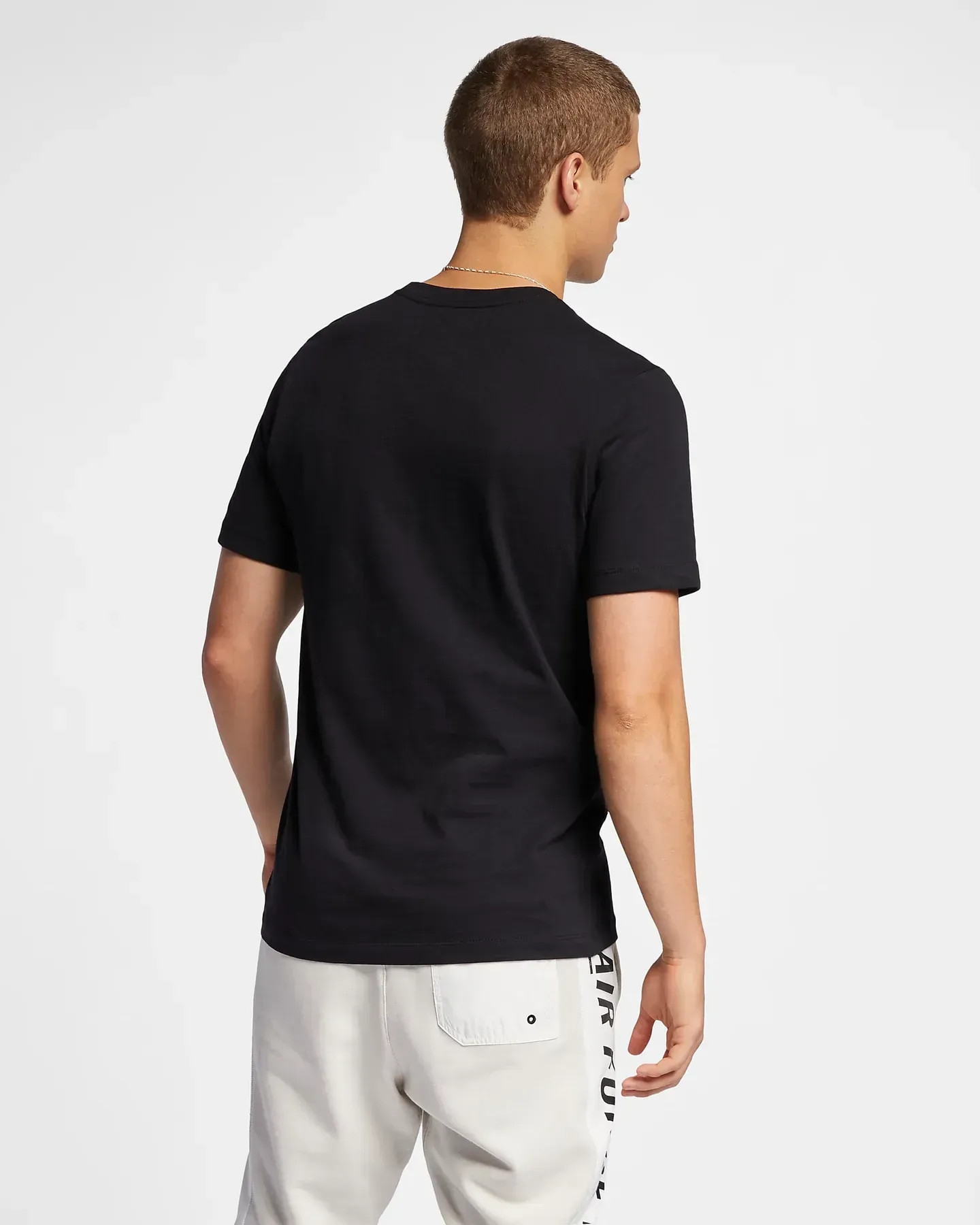 Футболка Nike Sportswear Black Tee DX1985-010