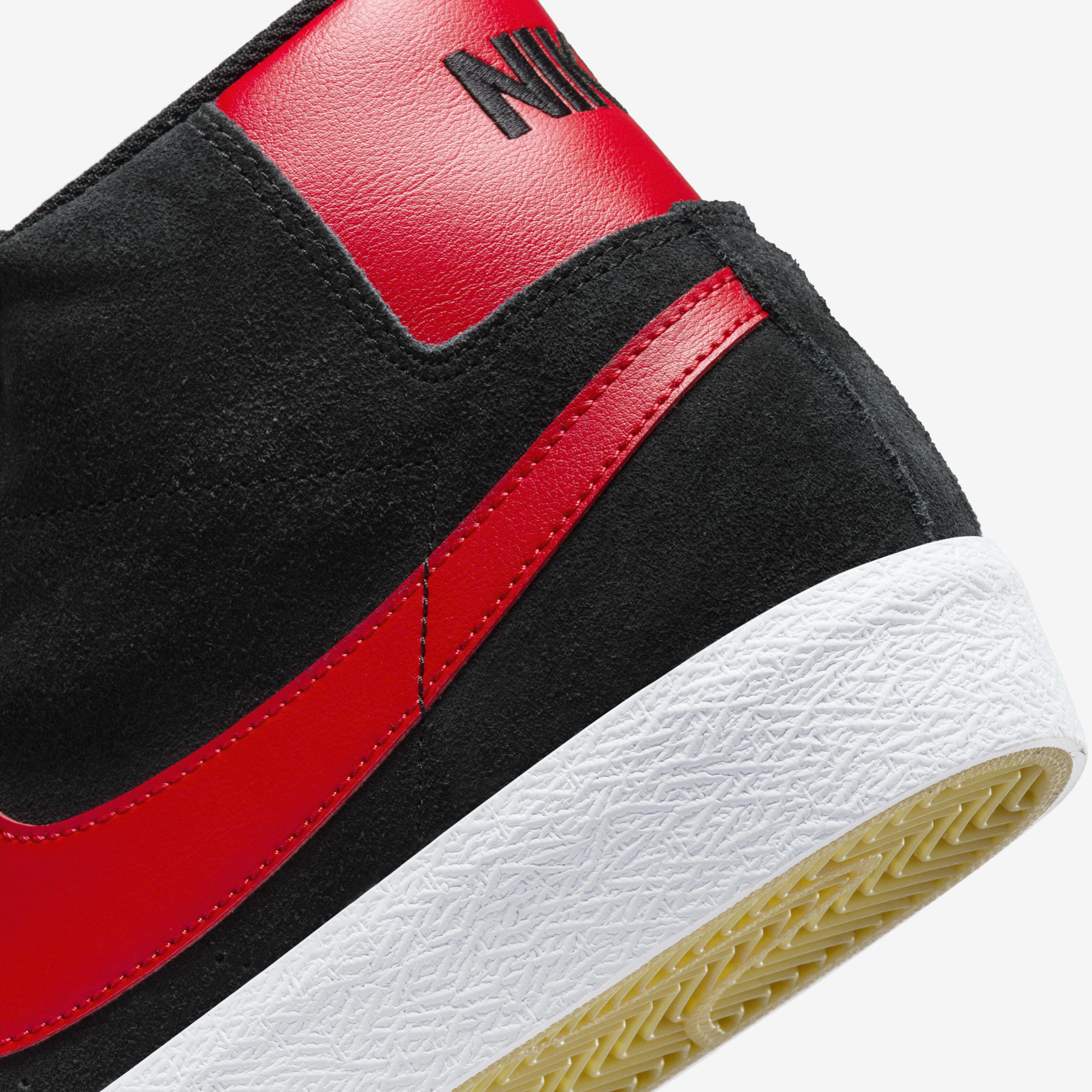 Кросівки Nike SB Zoom Blazer Mid FD0731-002