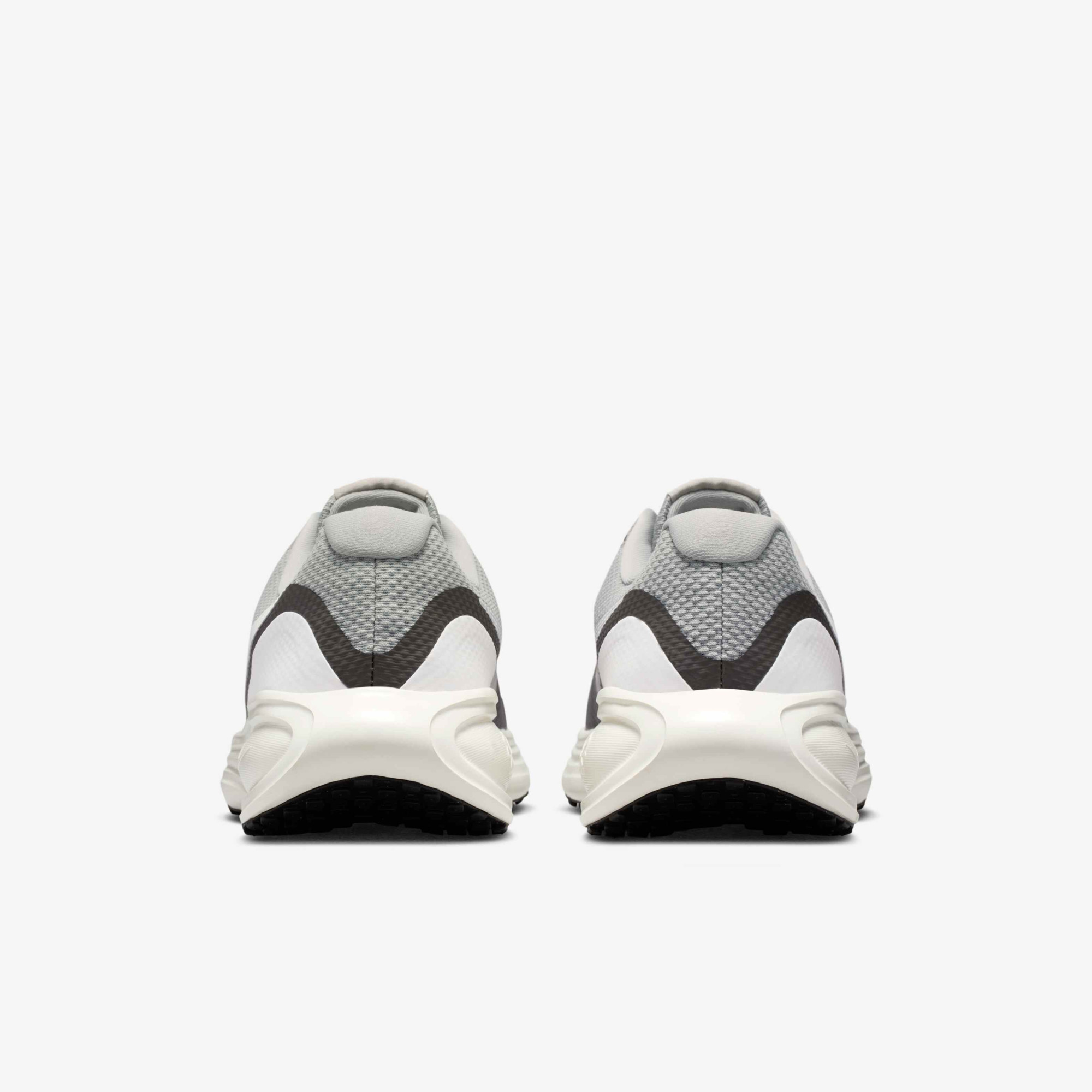 Кросівки Nike REVOLUTION 8 HJ9198-302