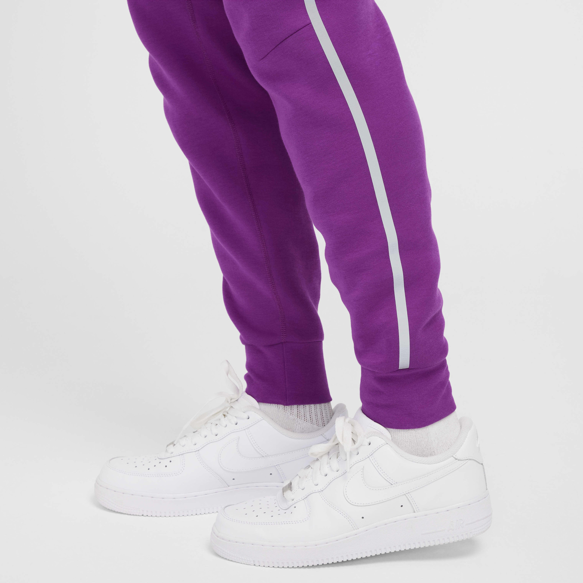 Штани чоловічі Nike Sportswear Tech Fleece Violet FZ0762-505
