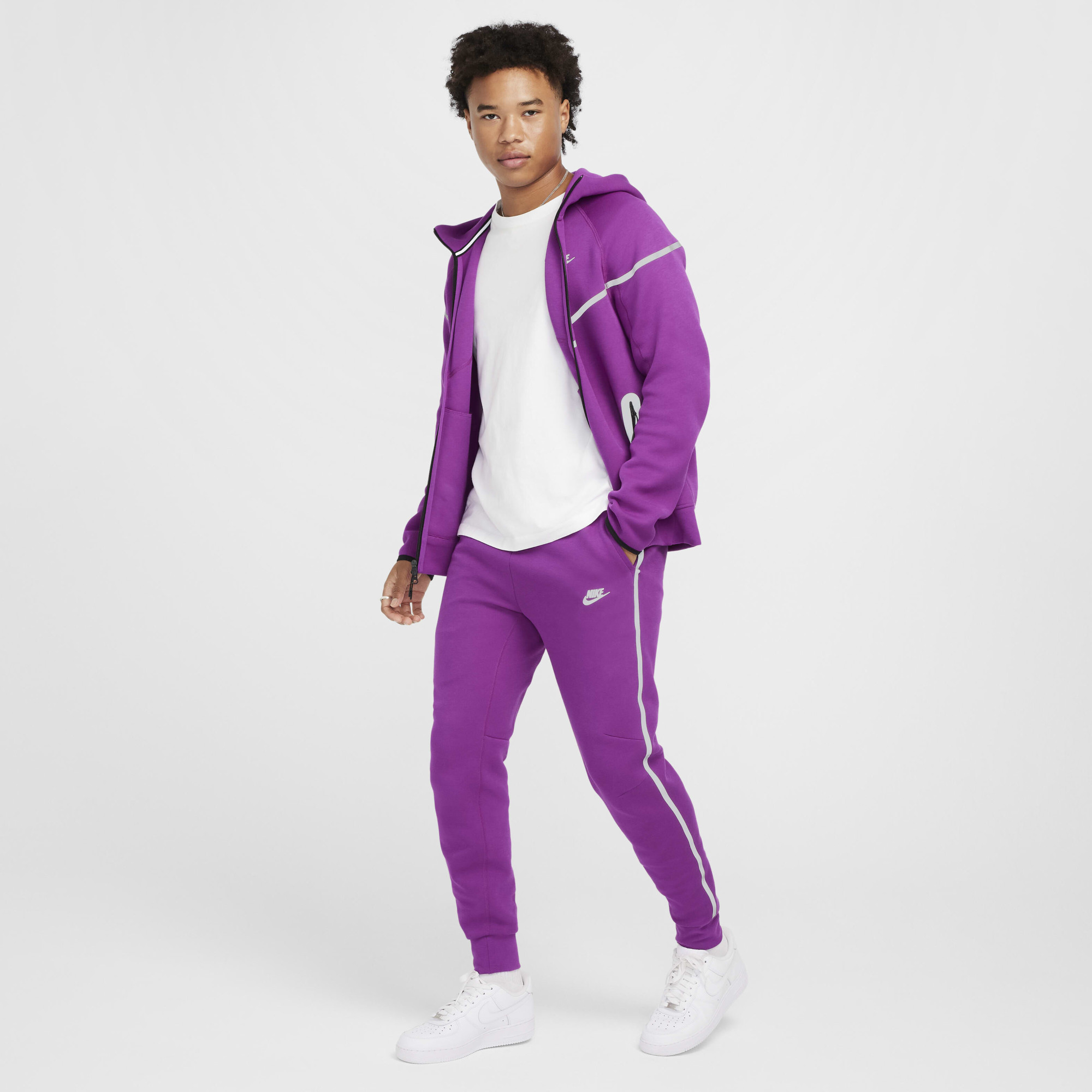 Штани чоловічі Nike Sportswear Tech Fleece Violet FZ0762-505