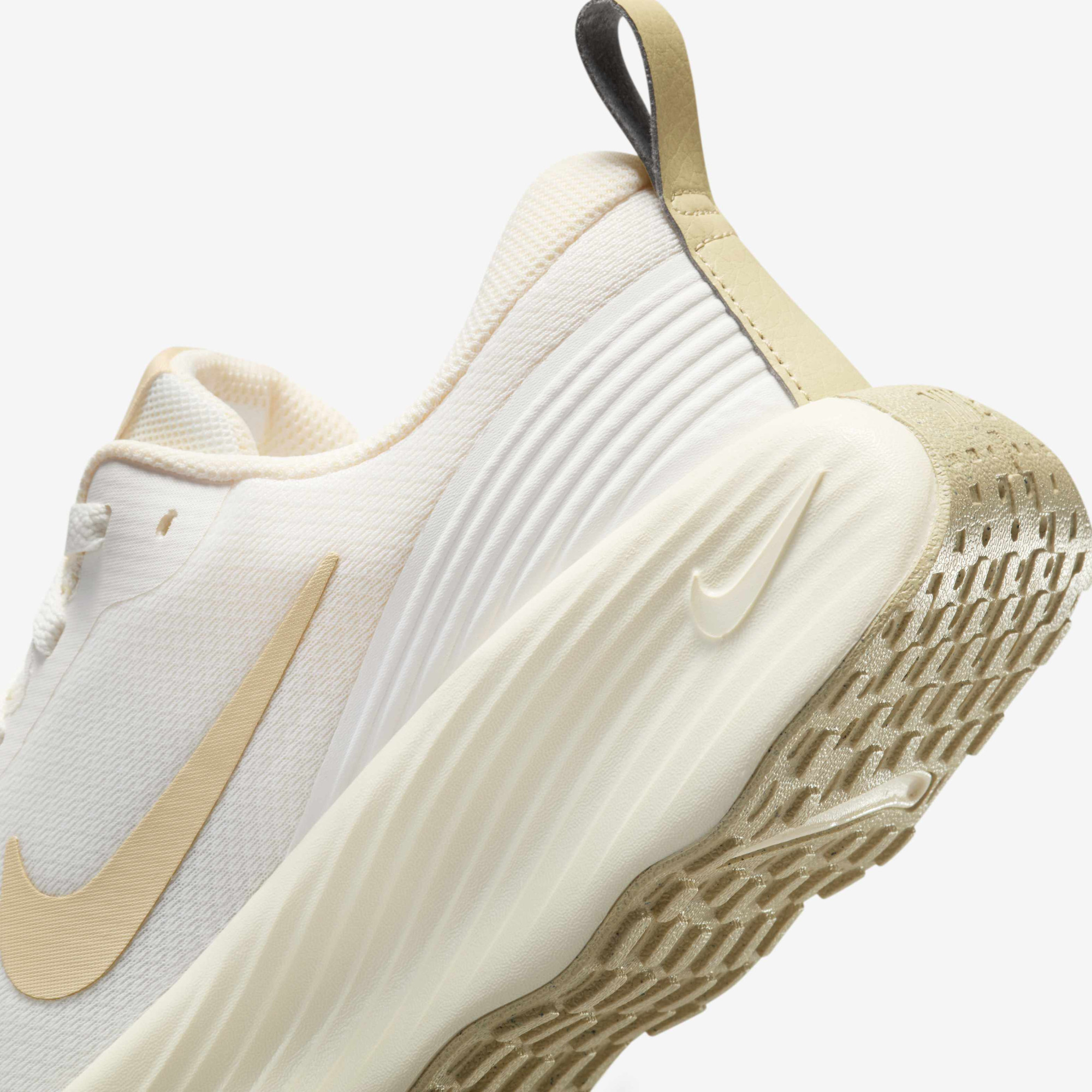 Кросівки FV6343-103 Nike FV6343-103