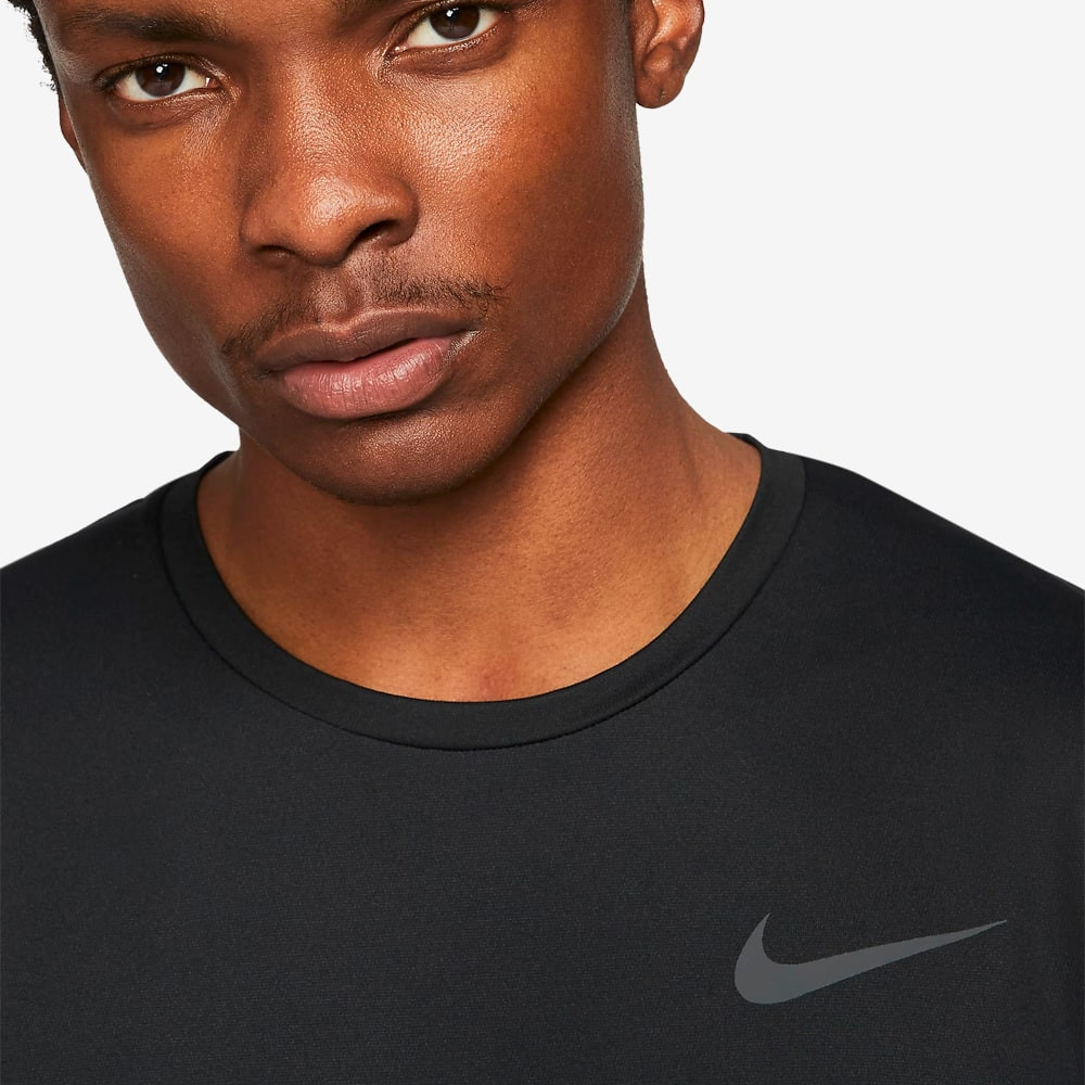 Футболка Nike Pro Dri-FIT CZ1181-011