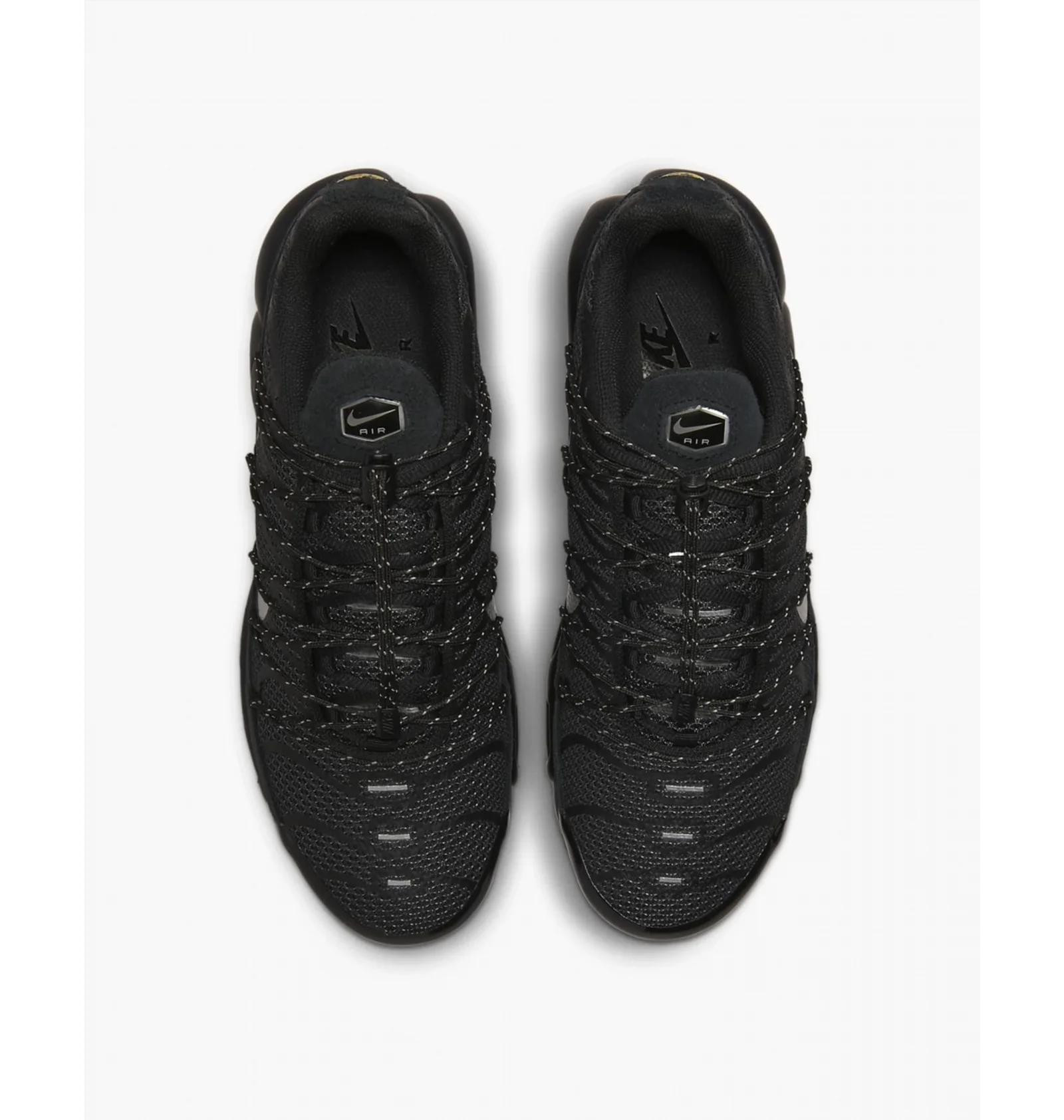 Кросівки Nike AIR MAX PLUS UTILITY FD0670-001