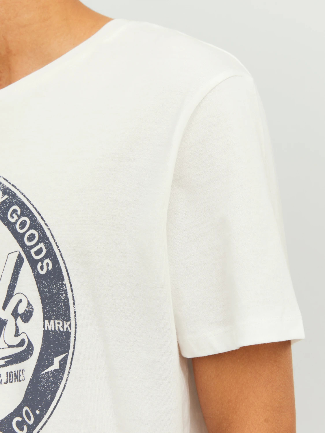Футболка JJEJEANS TEE SS O-NECK NOOS 22/23 12210949-Cloud Dancer Jack&Jones XL Білий 12210949-Cloud Dancer