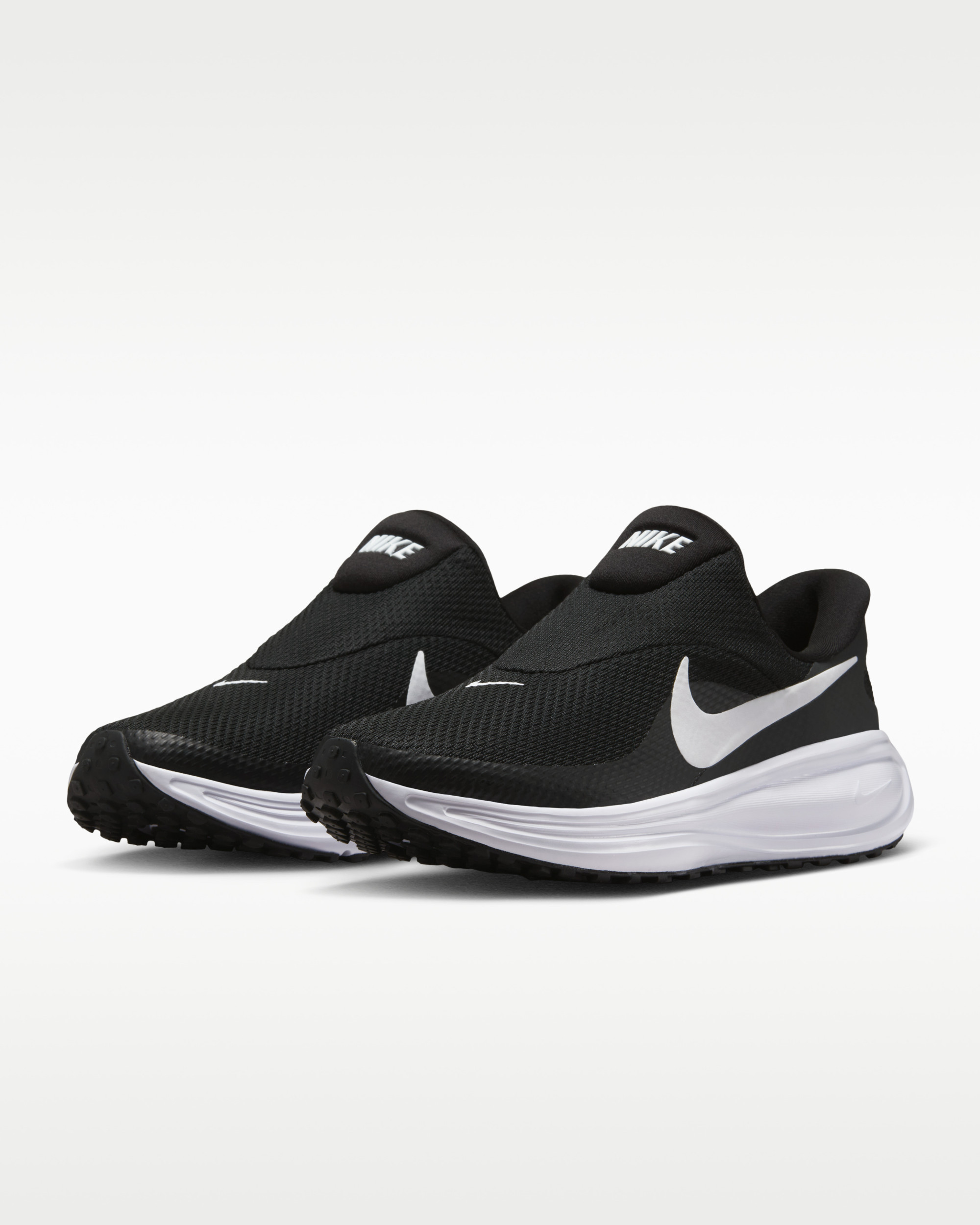 Кросівки Nike W REVOLUTION 8 EASYON HQ2415-001
