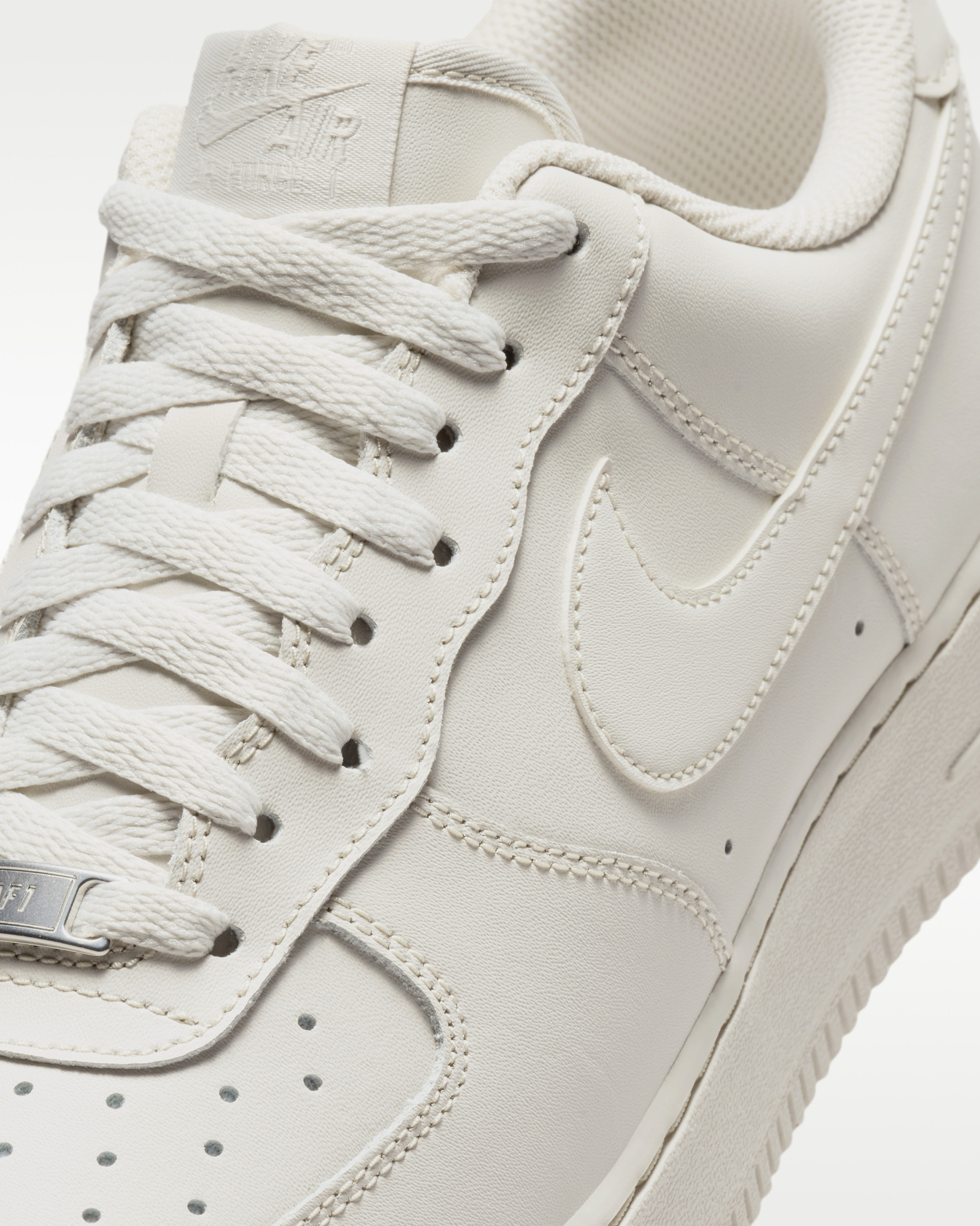 Кросівки Nike AIR FORCE 1 07 IH1698-003