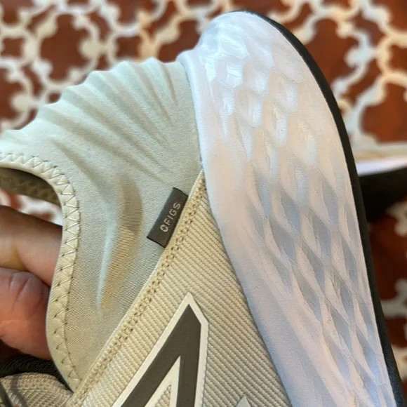Кросівки New Balance Fresh Foam Roav MROAVFE