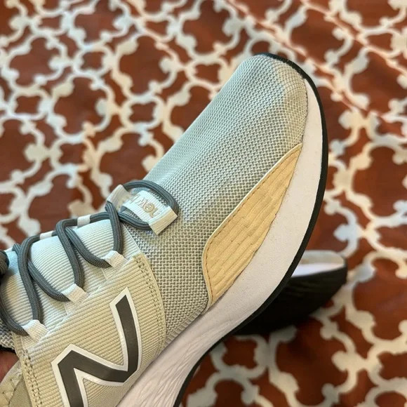 Кросівки New Balance Fresh Foam Roav MROAVFE