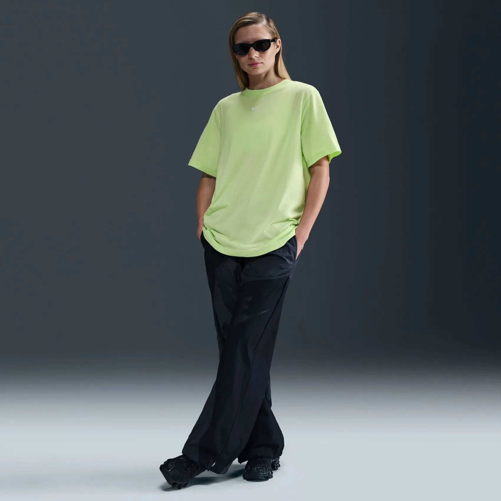 Футболка жіноча Nike Essntl Lbr Green FD4149-360