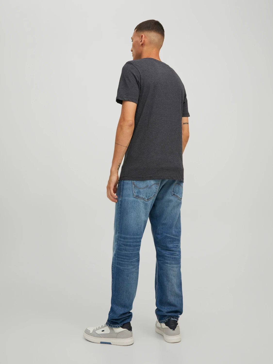 Футболка JJEJEANS TEE SS O-NECK NOOS 22/23 12210949-Dark Grey Melange-Detail:MELANGE Jack&Jones M Те 12210949-Dark Grey Melang