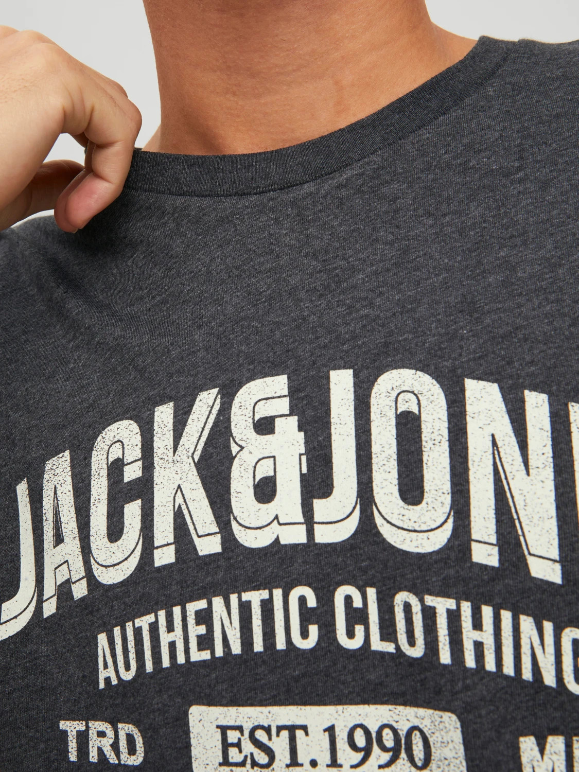 Футболка JJEJEANS TEE SS O-NECK NOOS 22/23 12210949-Dark Grey Melange-Detail:MELANGE Jack&Jones M Те 12210949-Dark Grey Melang
