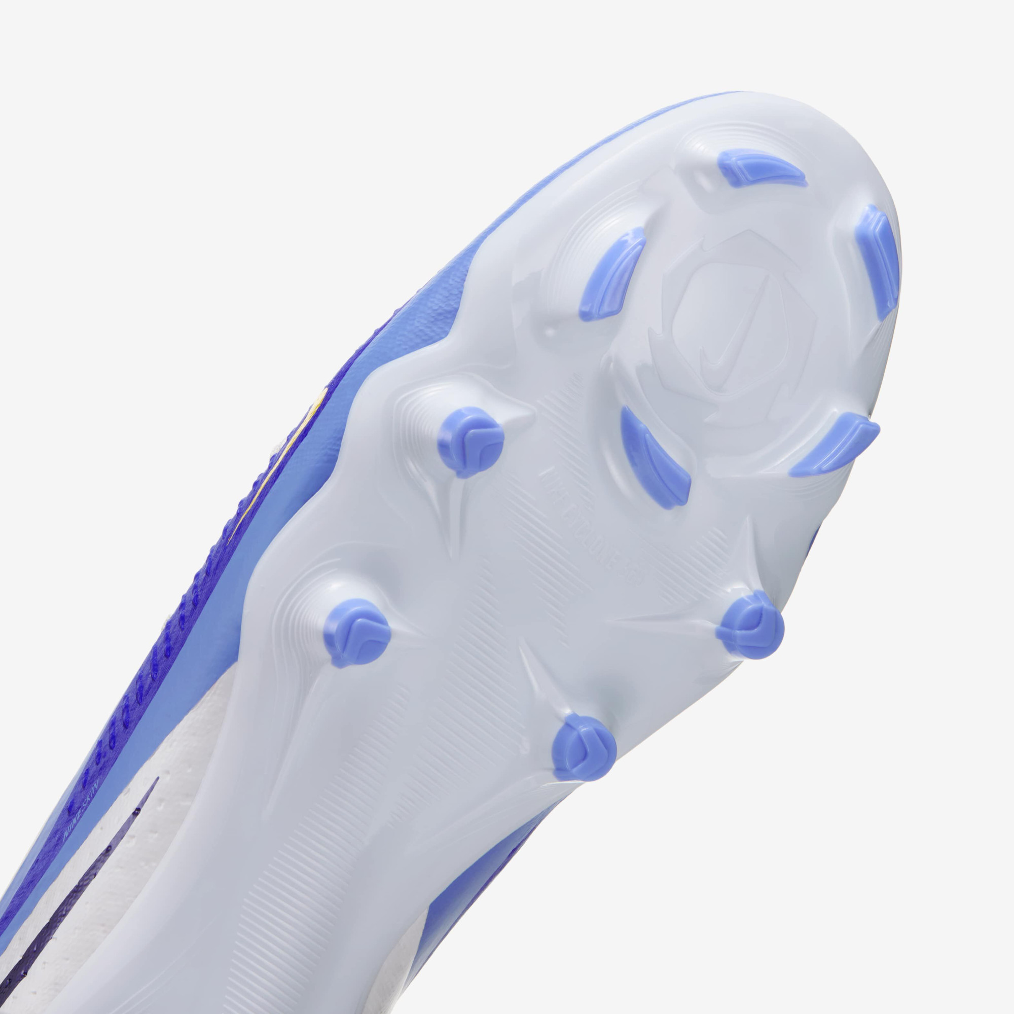 Бутси Nike PHANTOM 6 LOW ACAD FG/MG LV8 HQ2313-400