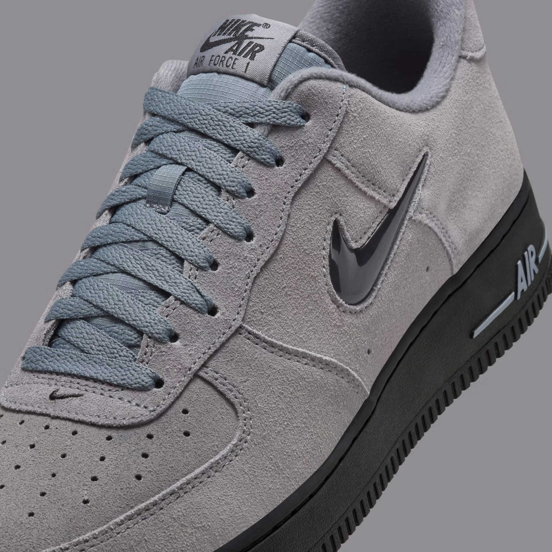 Кросівки Nike AIR FORCE 1 JEWEL HQ3827-001