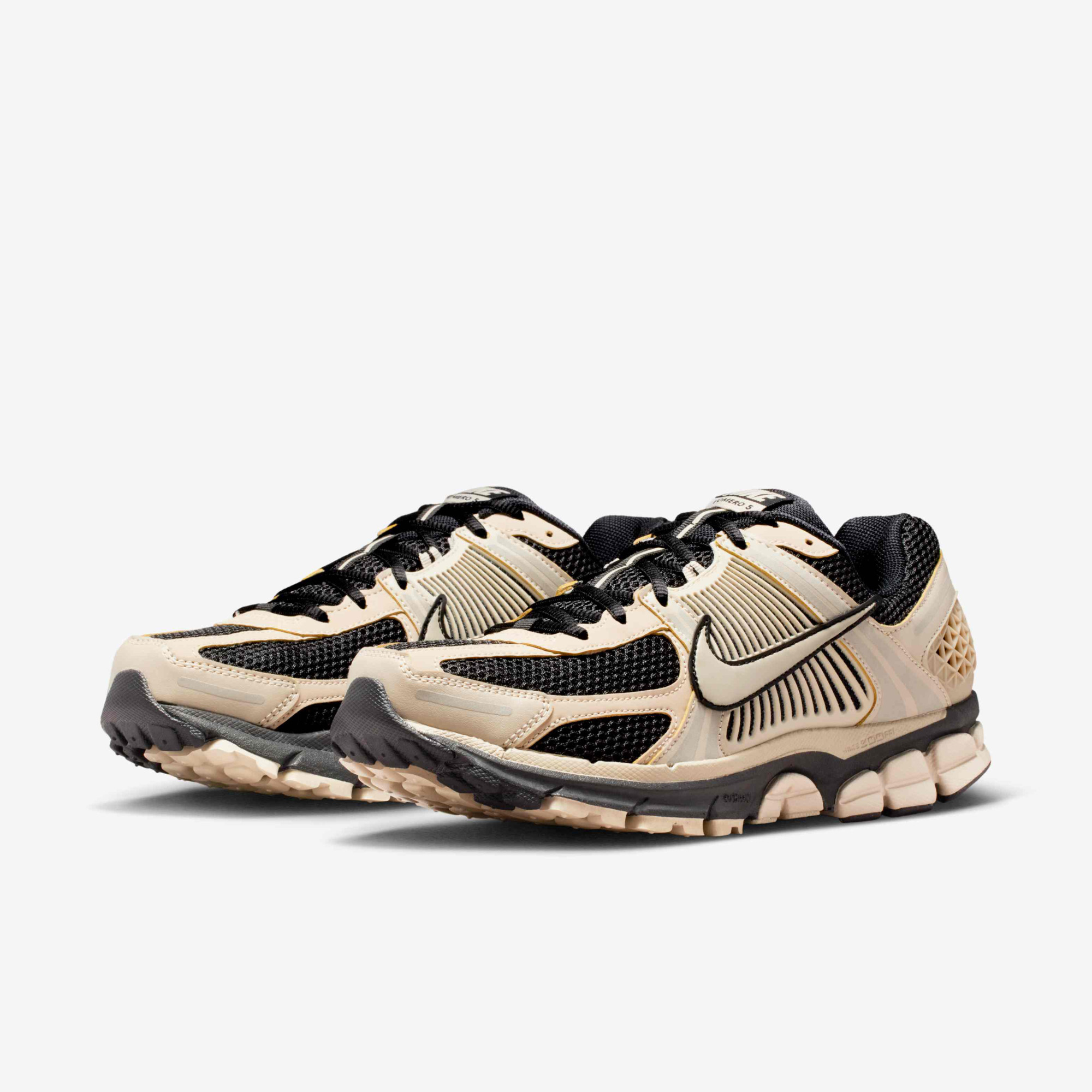 Кросівки Nike ZOOM VOMERO 5 FJ4151-008