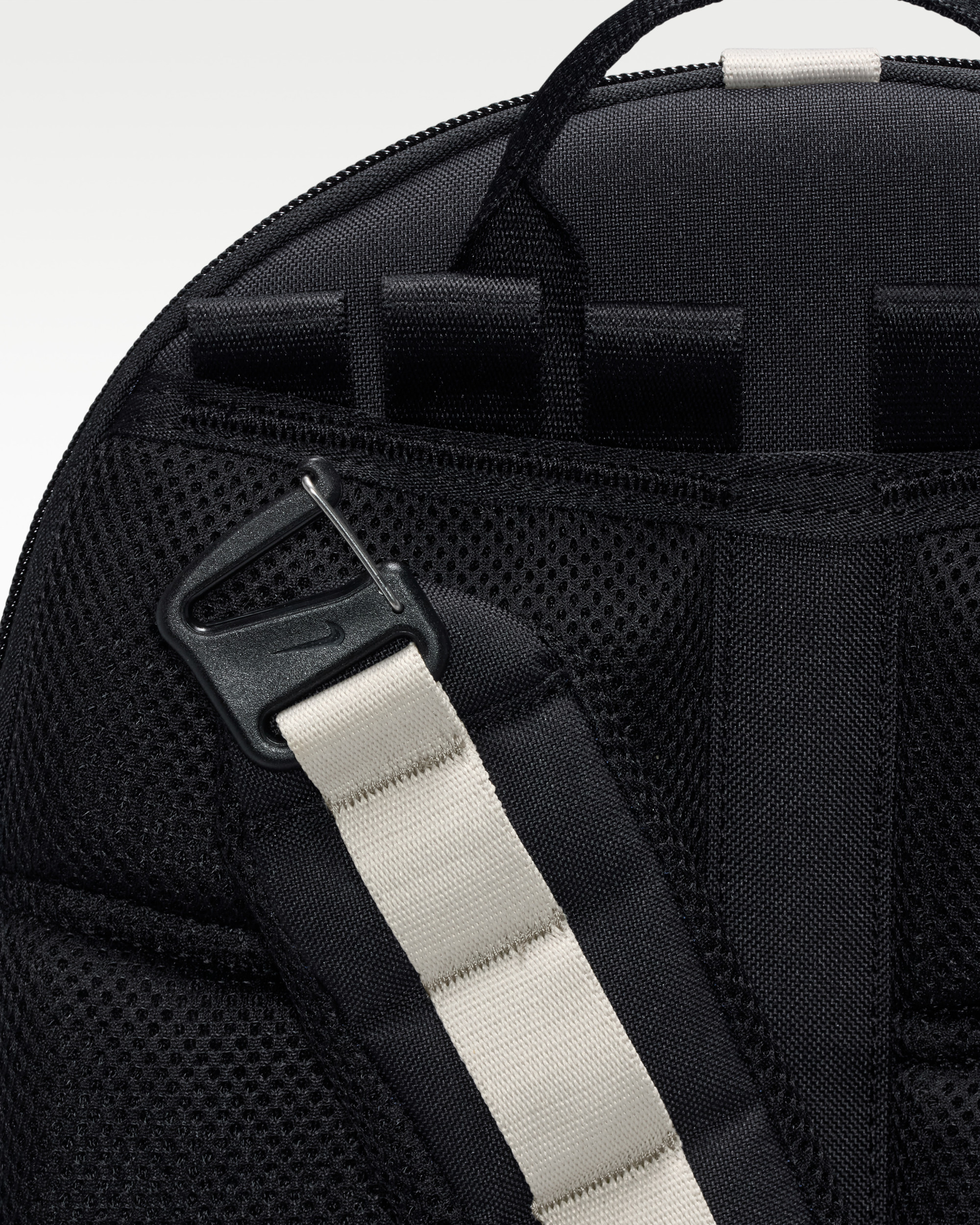 Рюкзак Nike ACG DAYMAX BKPK HJ8178-010