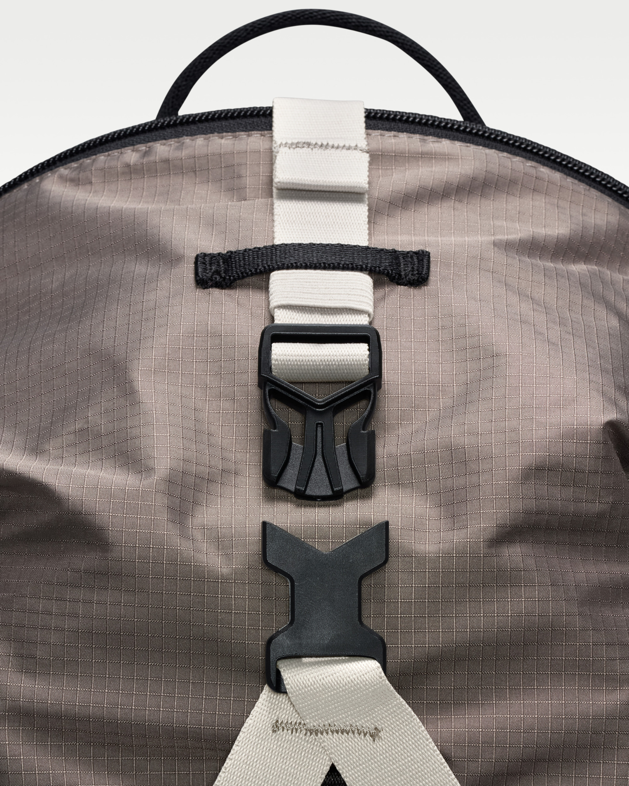 Рюкзак Nike ACG DAYMAX BKPK HJ8178-010