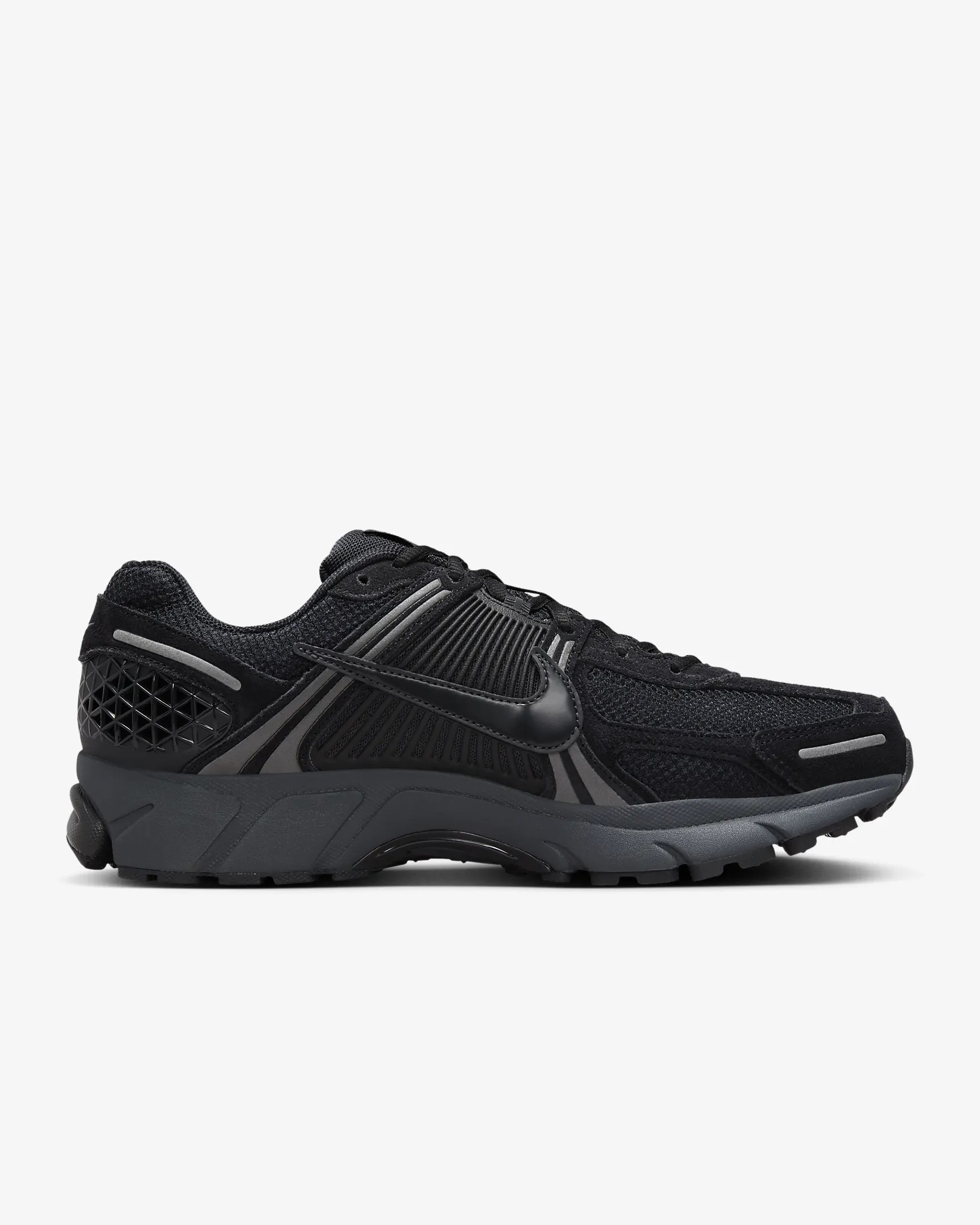Кросівки Nike ZOOM VOMERO 5 HF1553-001