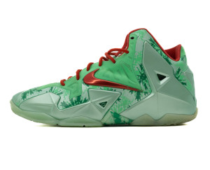 Кросівки NIKE YOUTH US 7 LEBRON 11 CHRISTMAS SNKR MULTI 621712-301