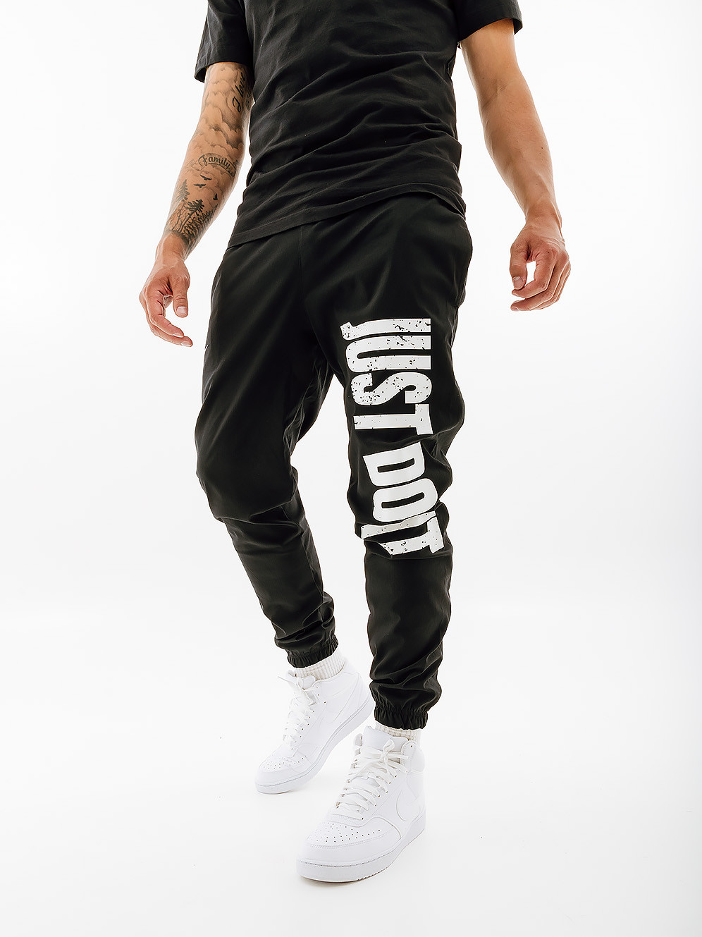 Штани Nike M NK DNA WOVEN PANT SSNL DX3565-010