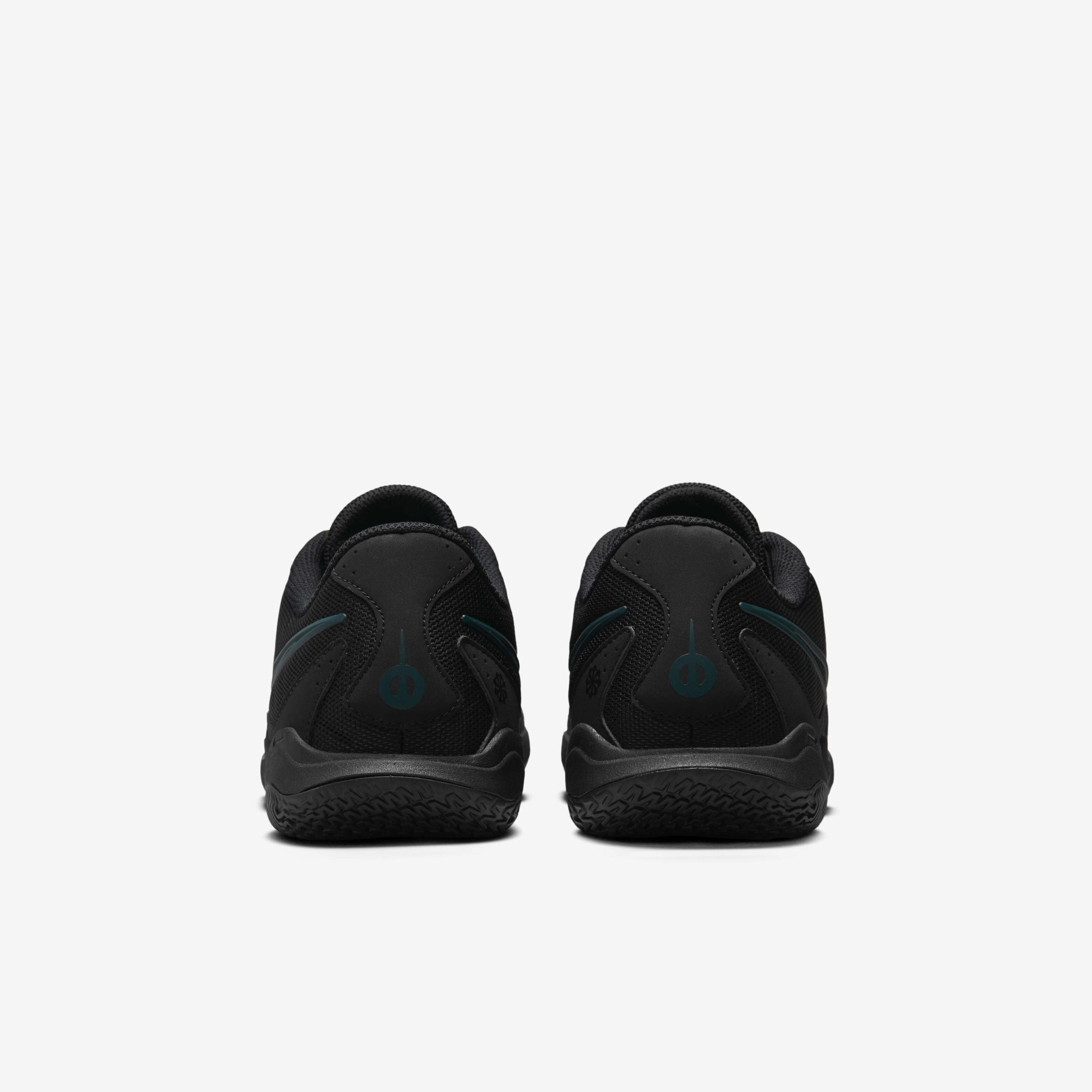 Бутси Nike LEGEND 10 ACADEMY IC DV4341-002