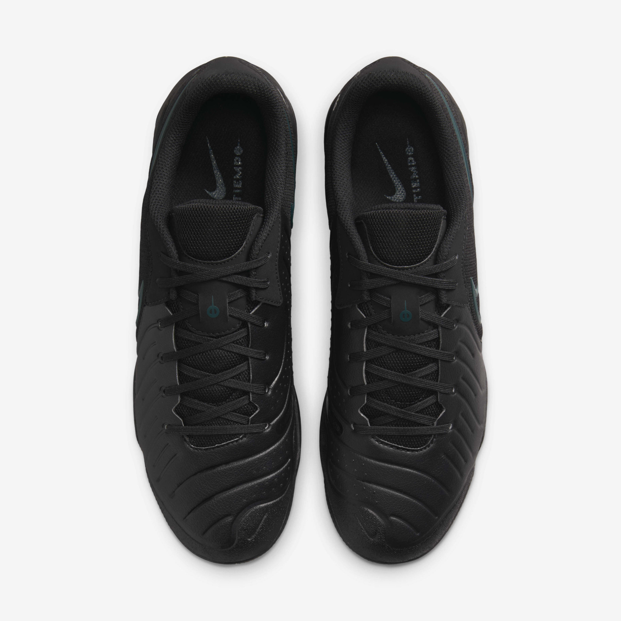 Бутси Nike LEGEND 10 ACADEMY IC DV4341-002