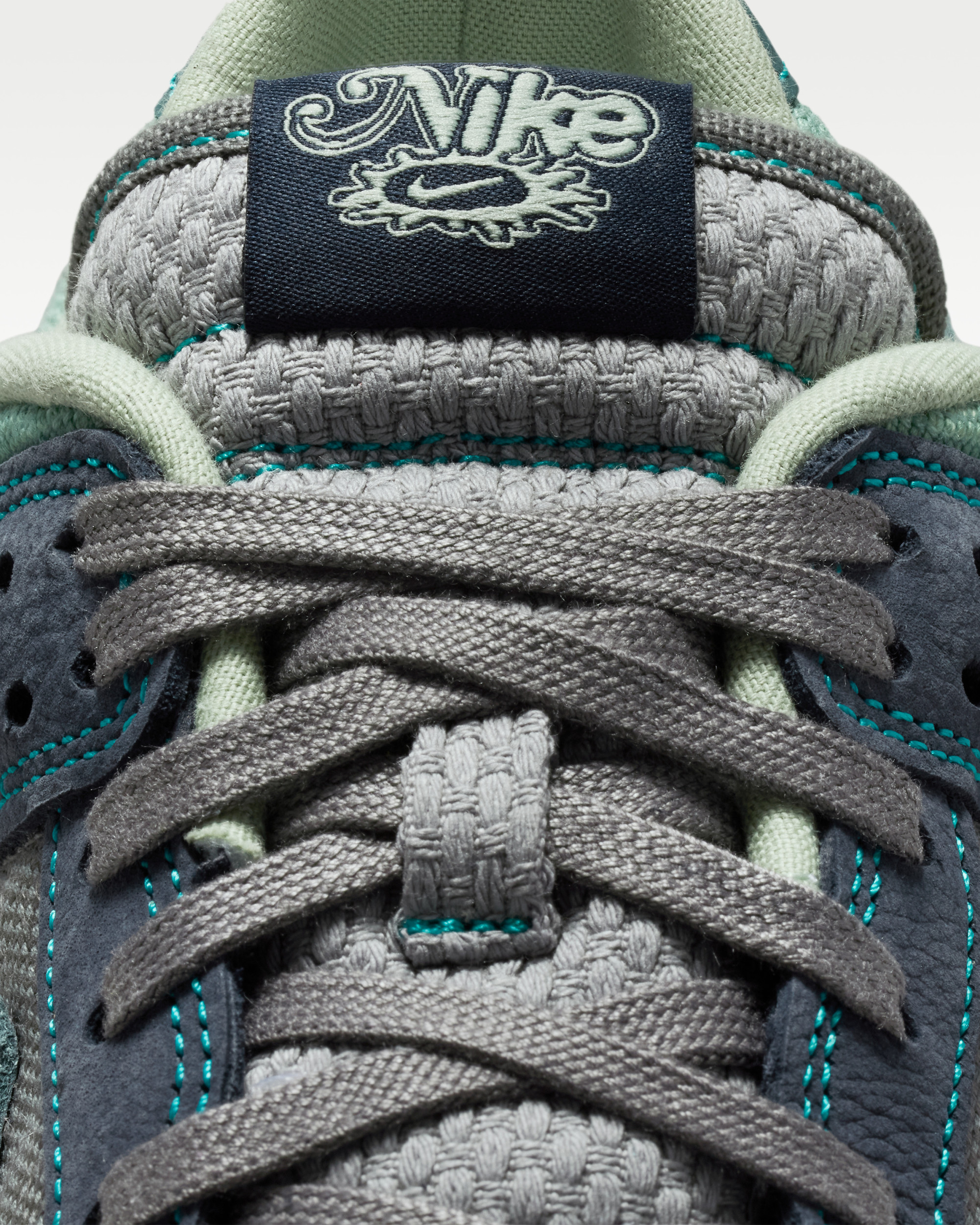 Кросівки Nike DU LOW RETRO SE IH1942-002